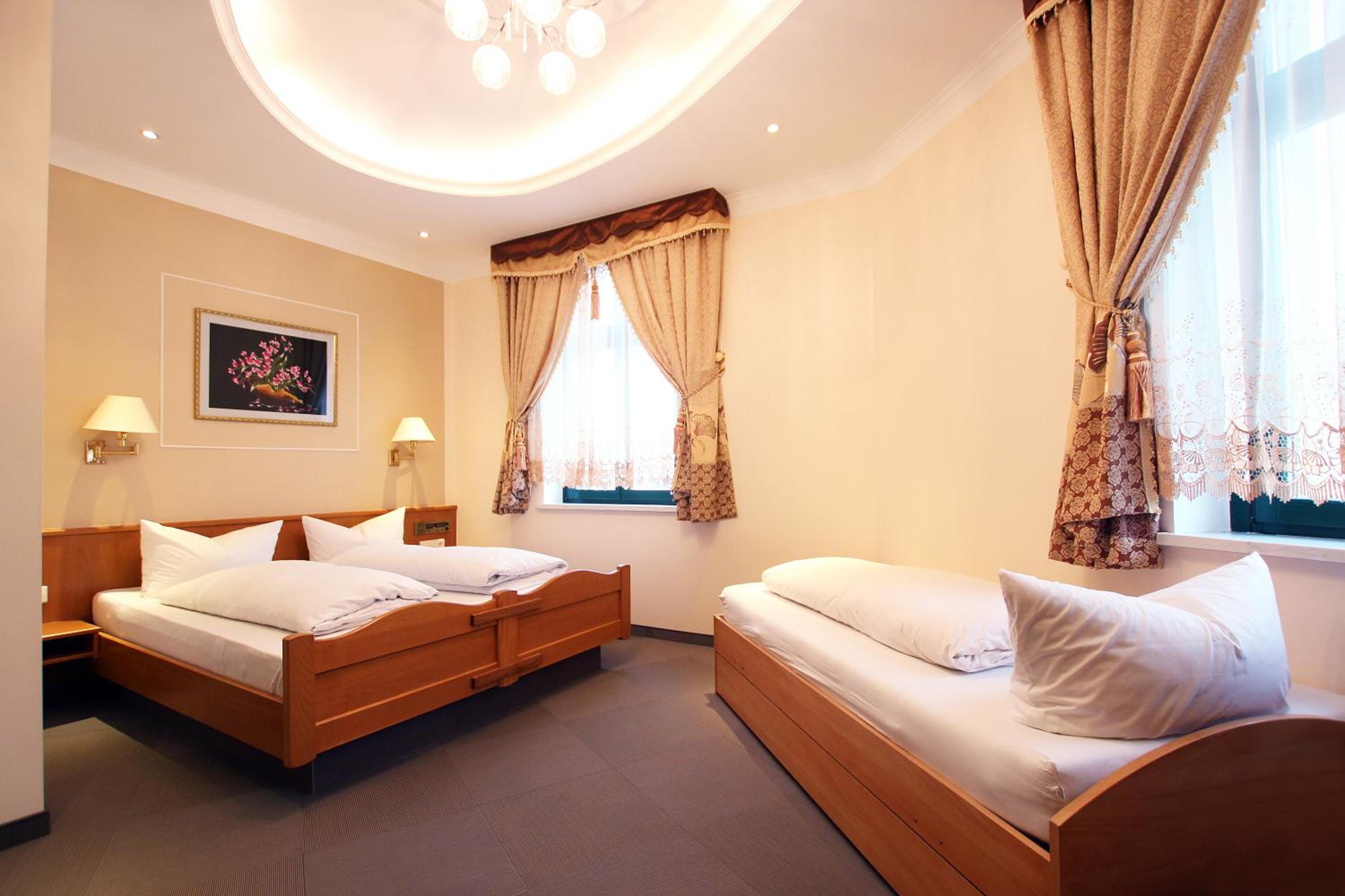 Standard Triple Room - Photo 1