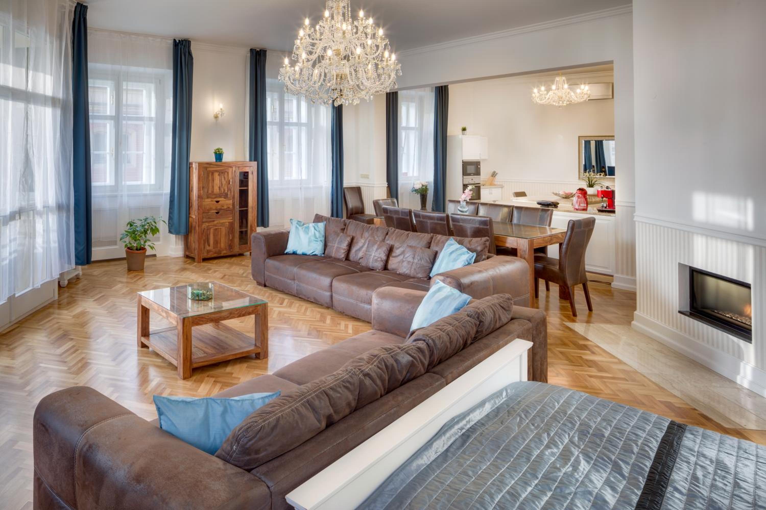 Deluxe Apartment