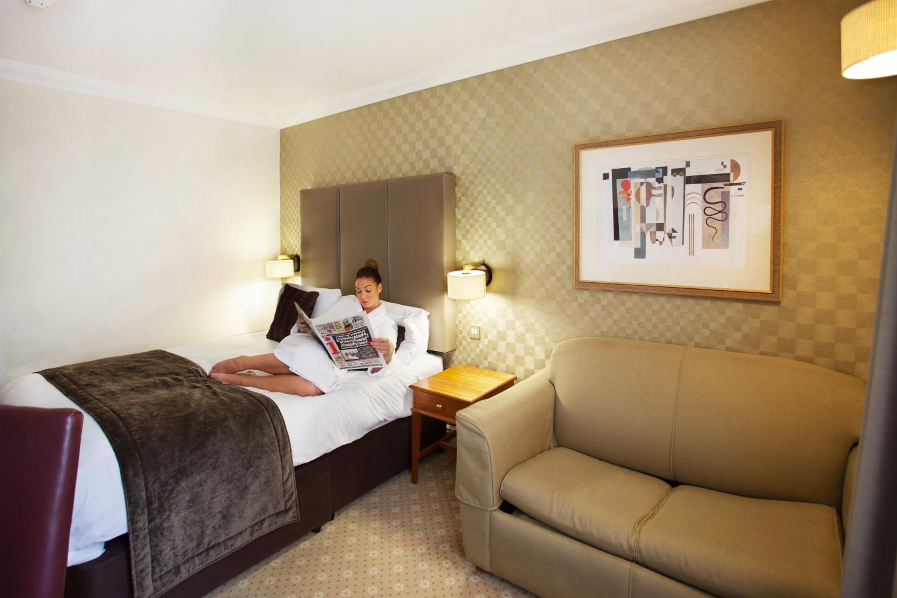 Executive Double Room (Inc FREE PARKING, POOL & GYM) - Photo 2