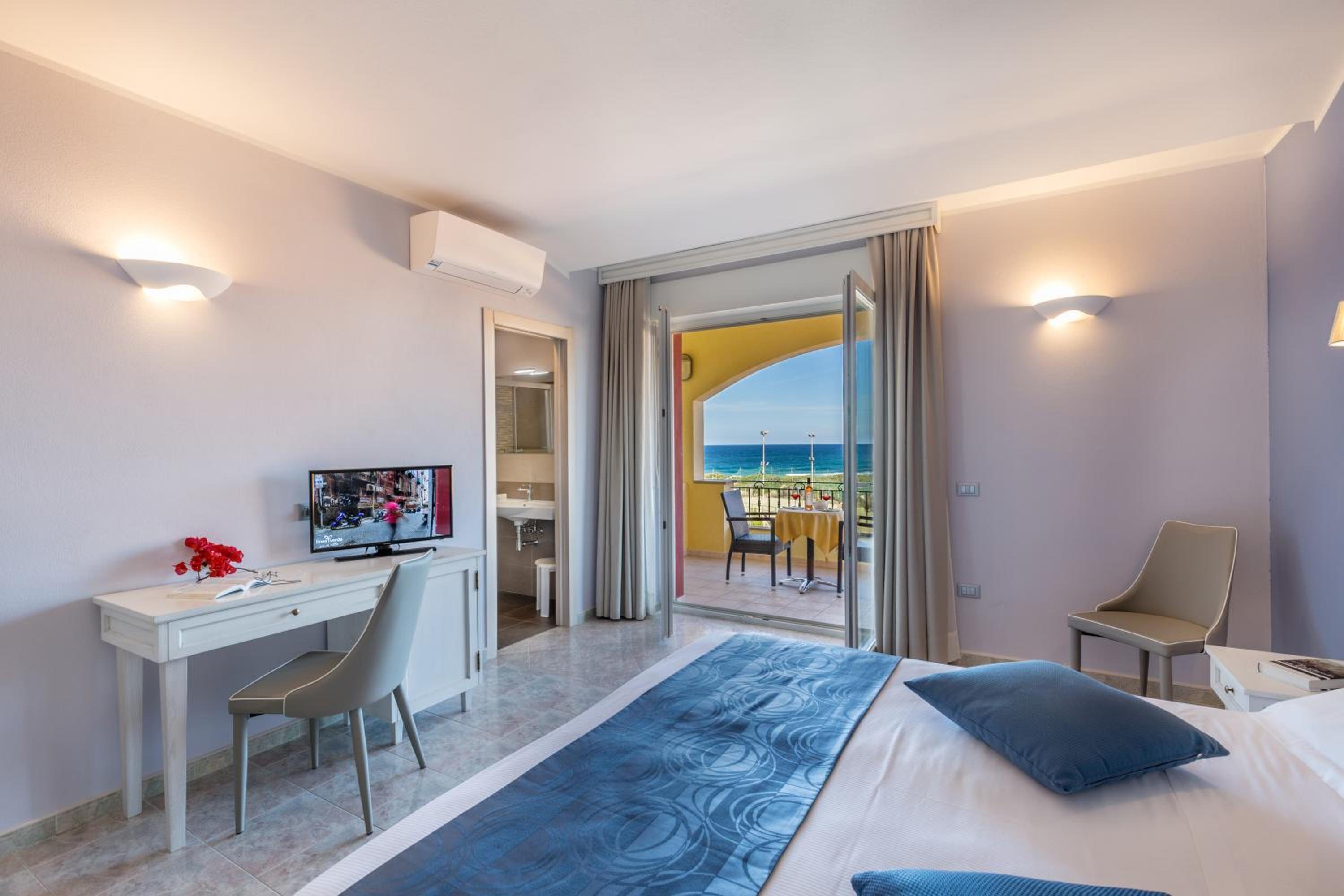 Deluxe Double Room with Sea View - Photo 1