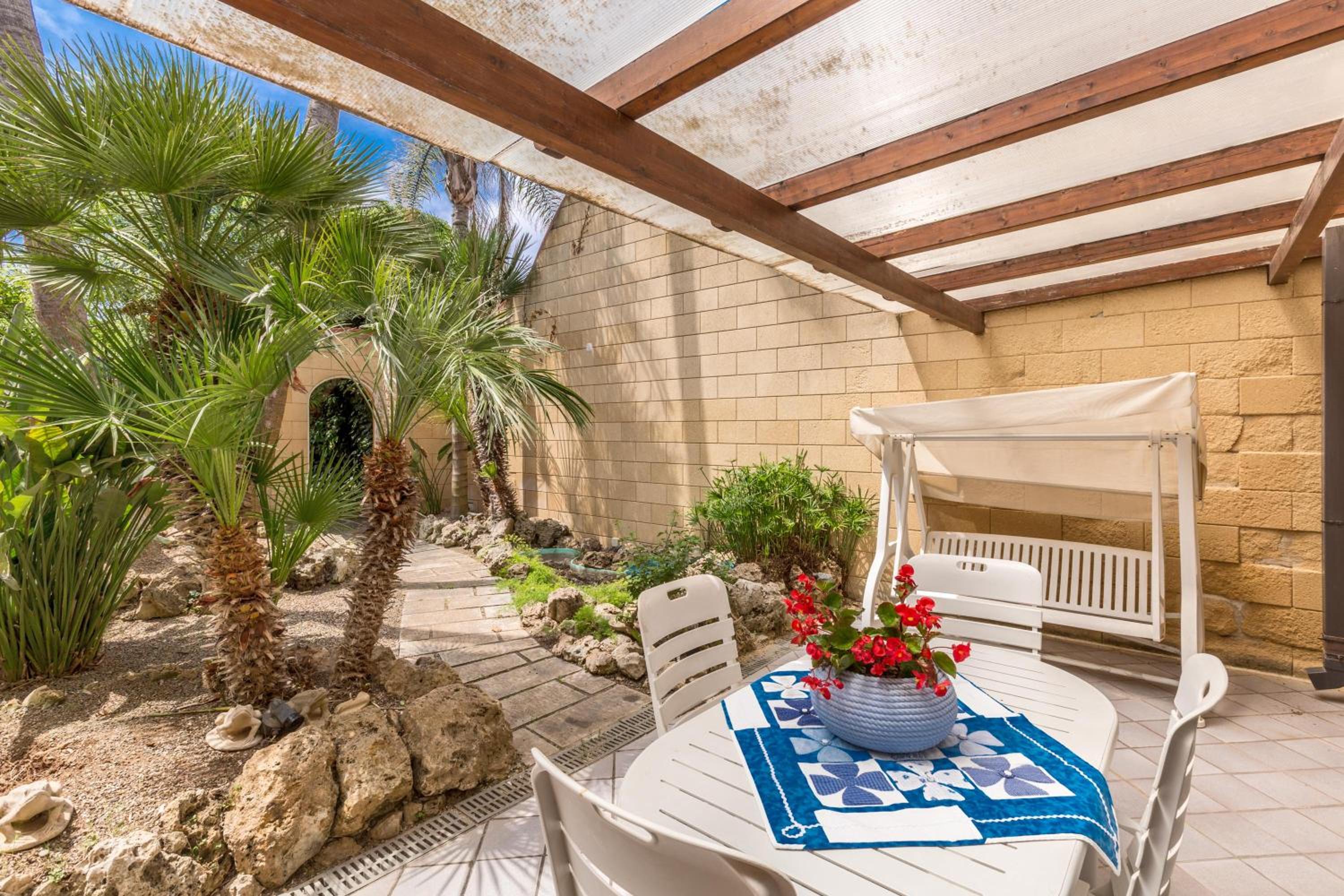Villa photo 2