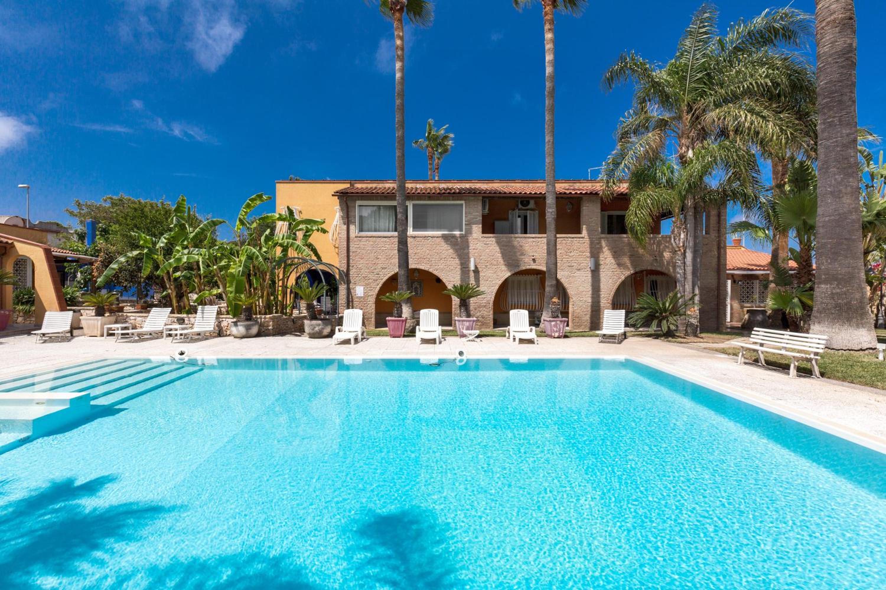 Deluxe Villa photo 1