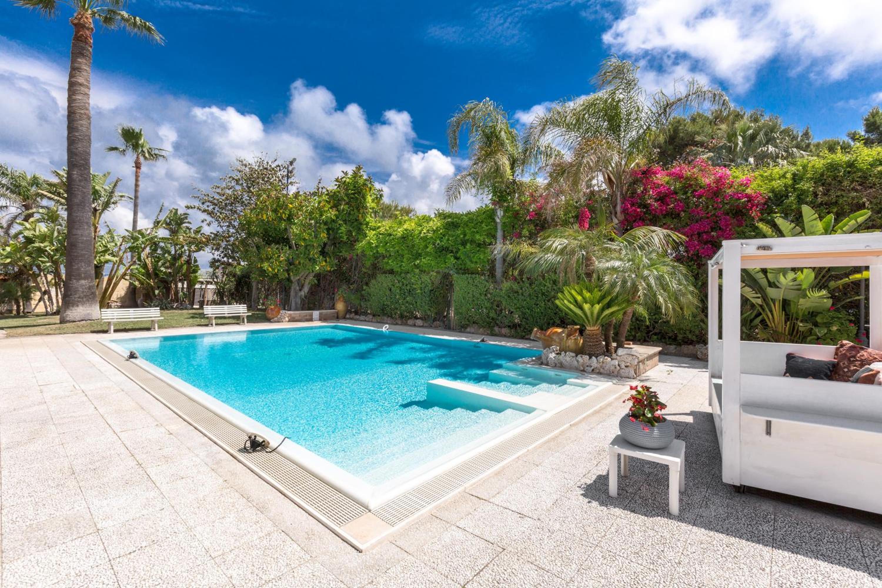 Deluxe Villa photo 2