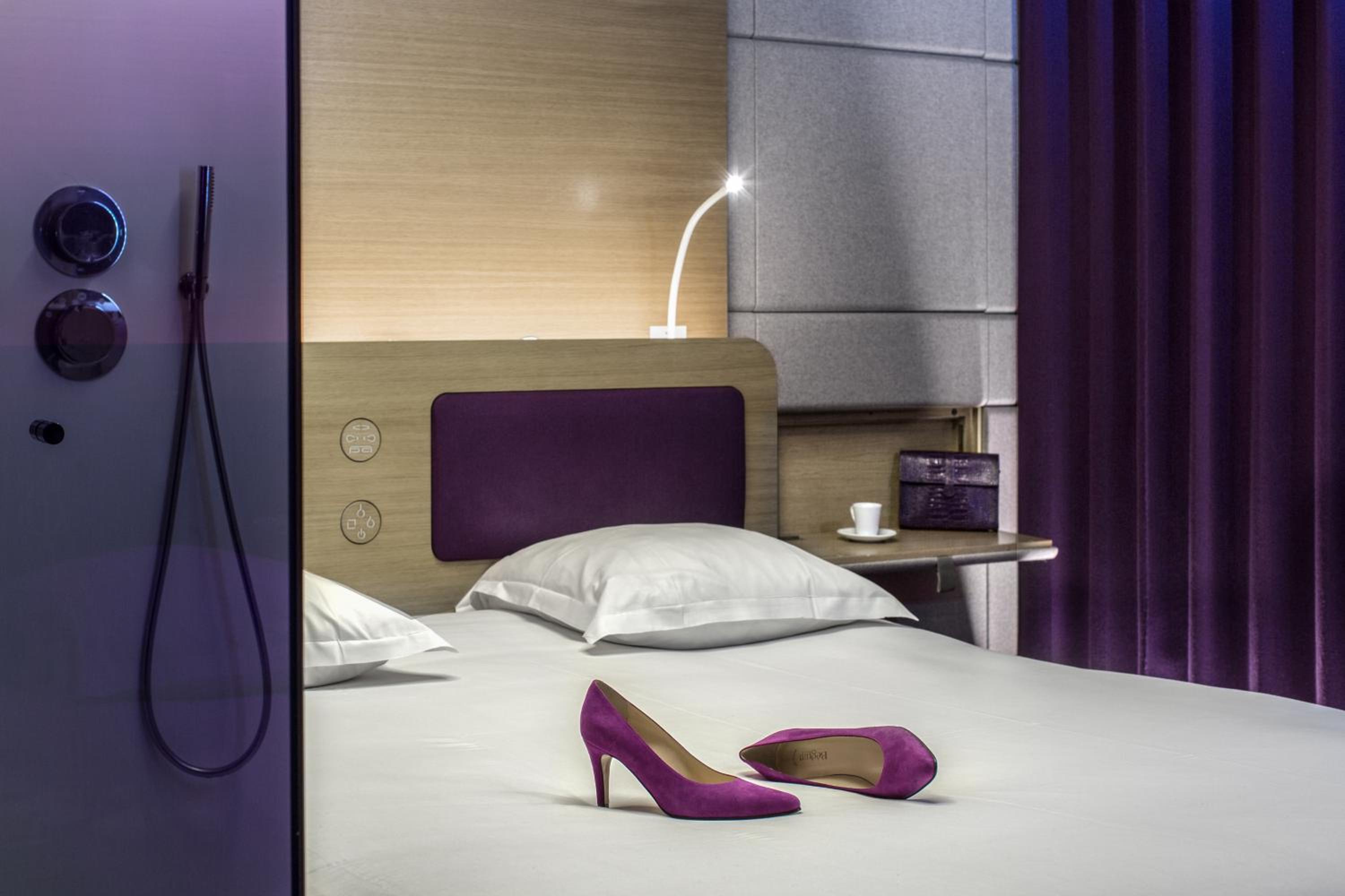 Superior Double Room thumbnail 5