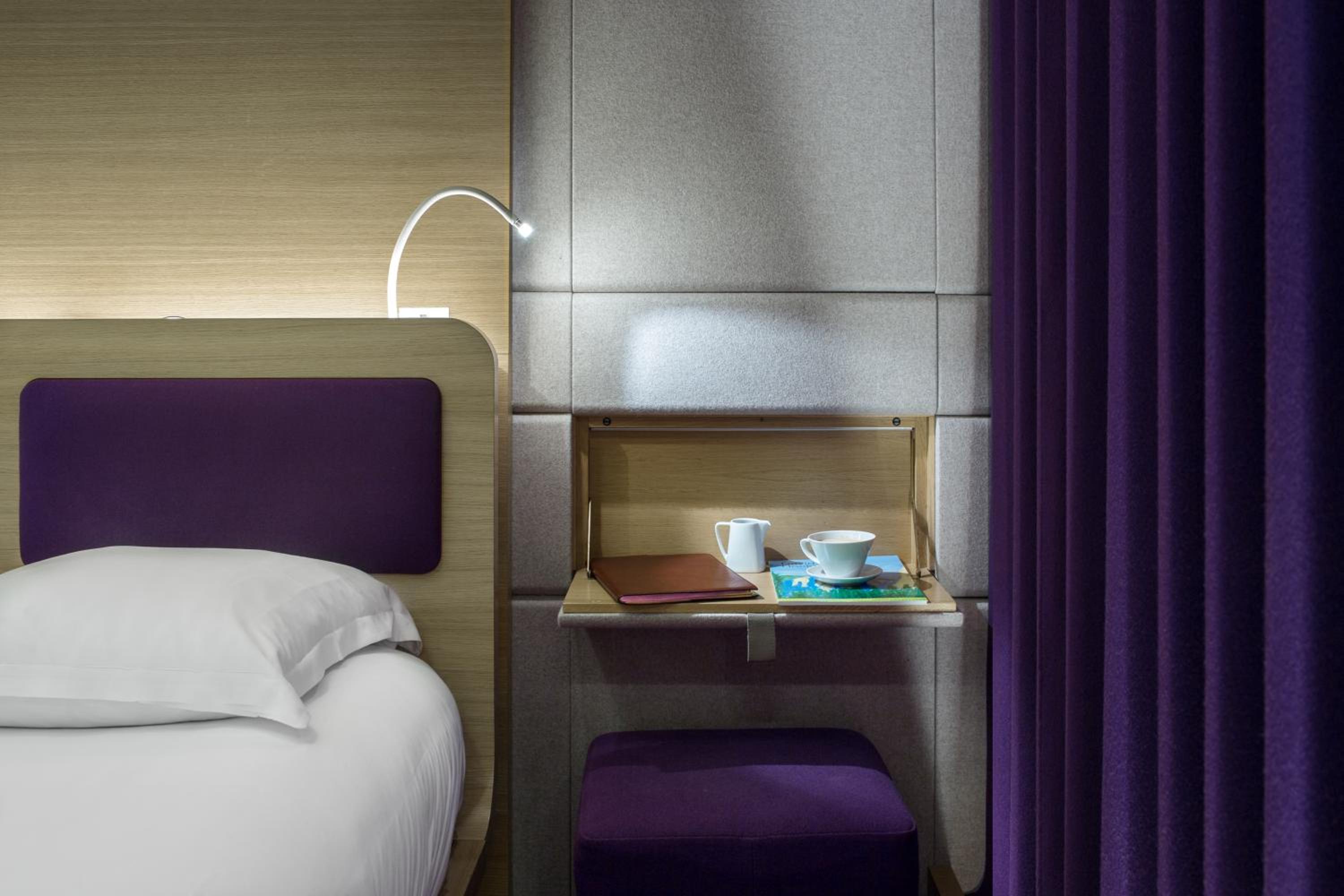 Superior Double Room thumbnail 6