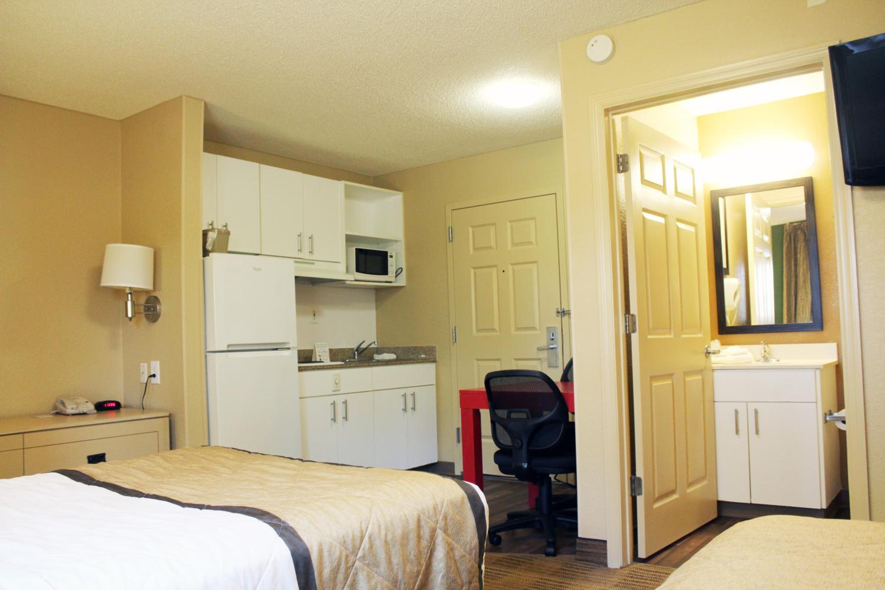 Studio with Two Double Beds - Non-Smoking - Photo 9