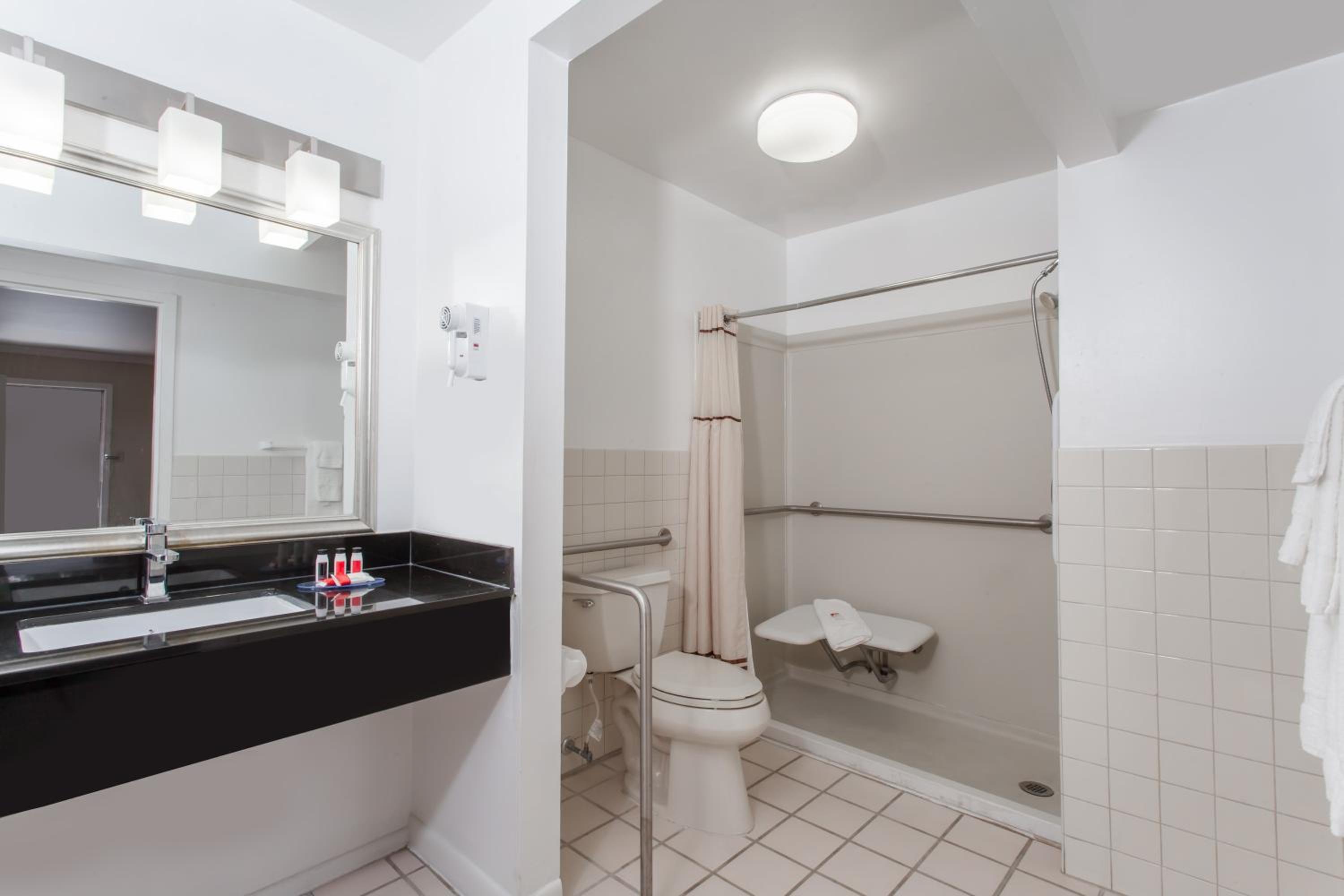 Double Room - Disability Access/Non-Smoking photo 2