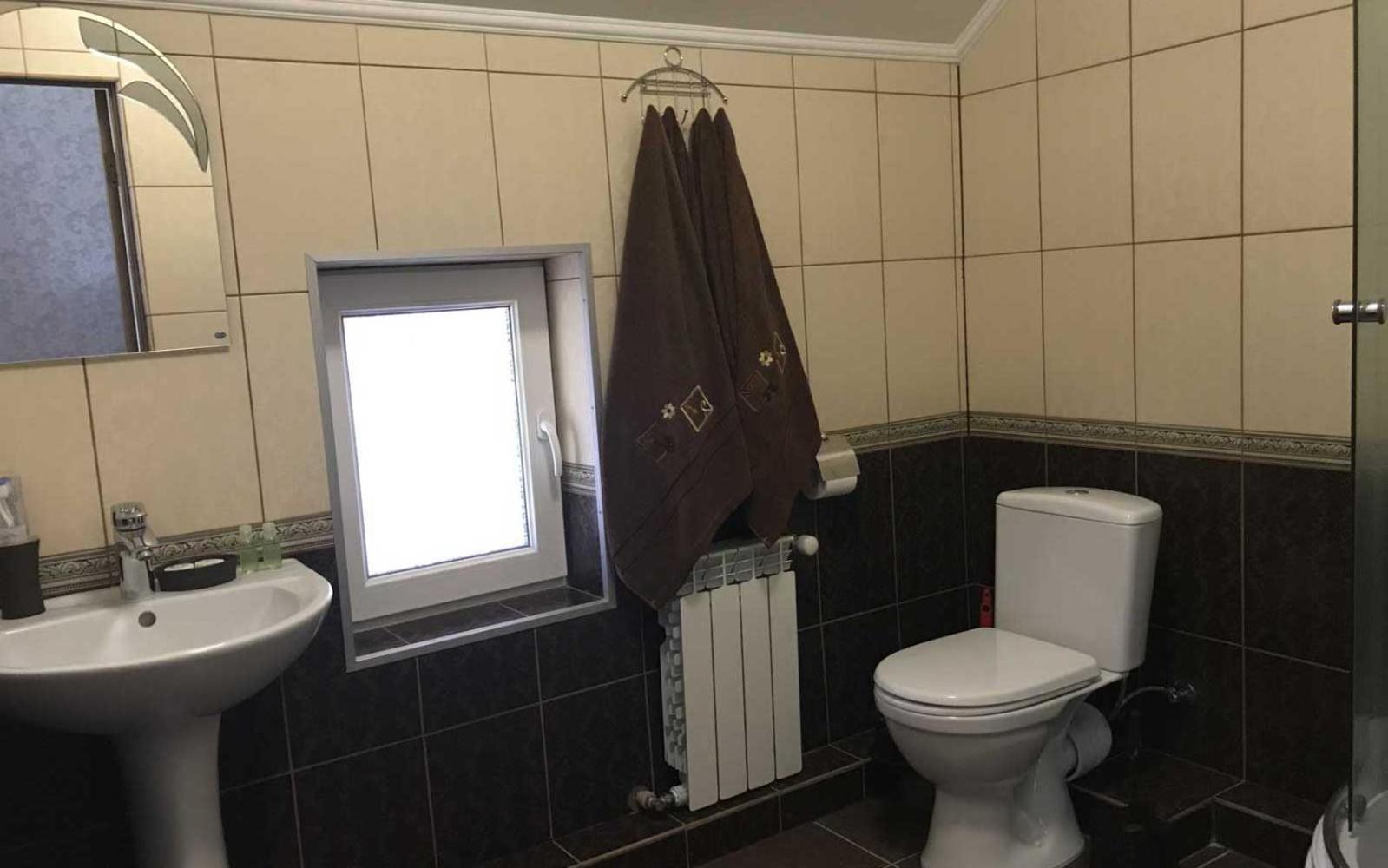 Twin Room with Private Bathroom photo 3