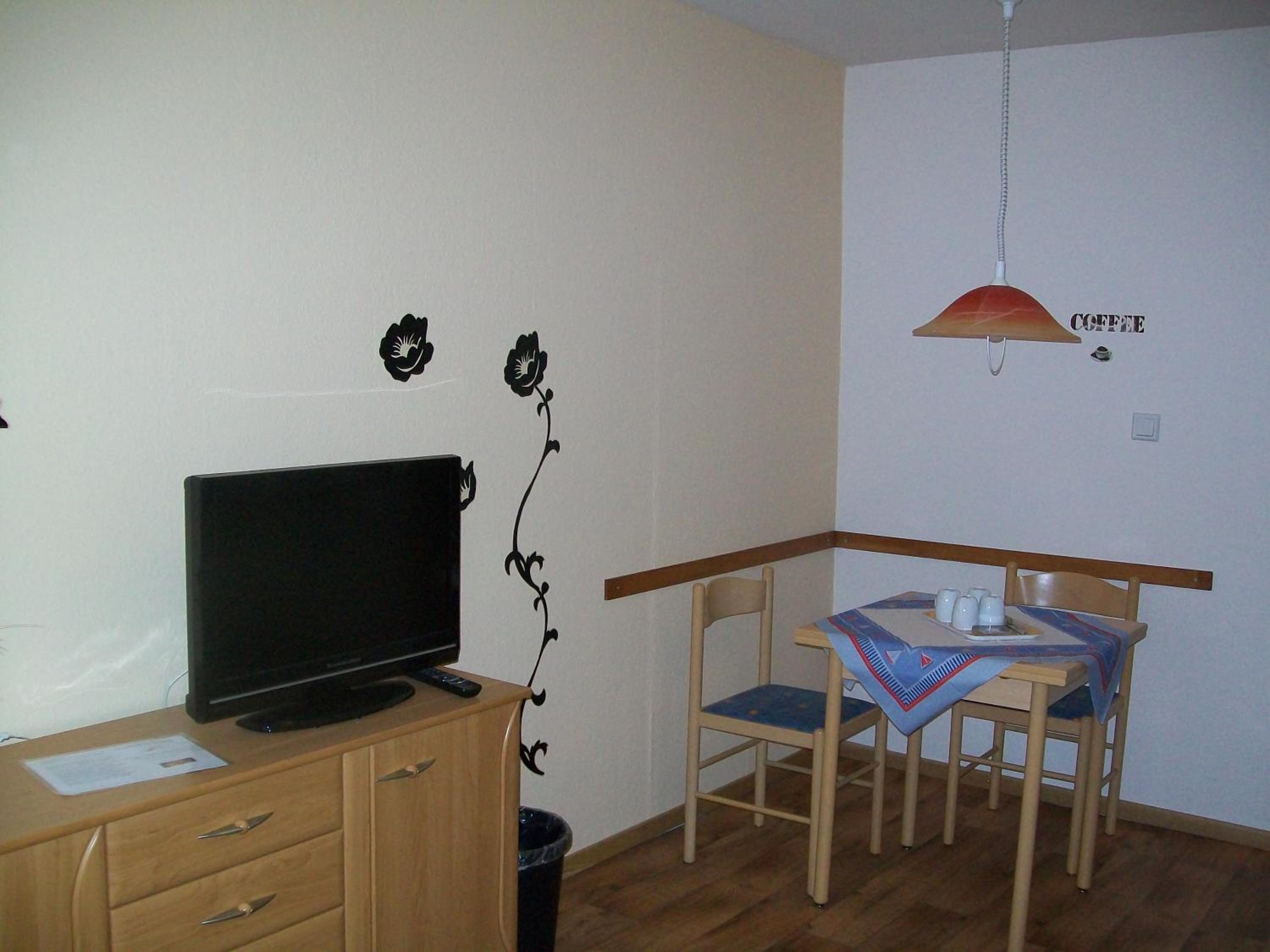Budget Double Room photo 3