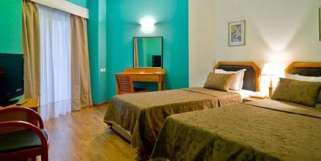 Double or Twin Room photo 3