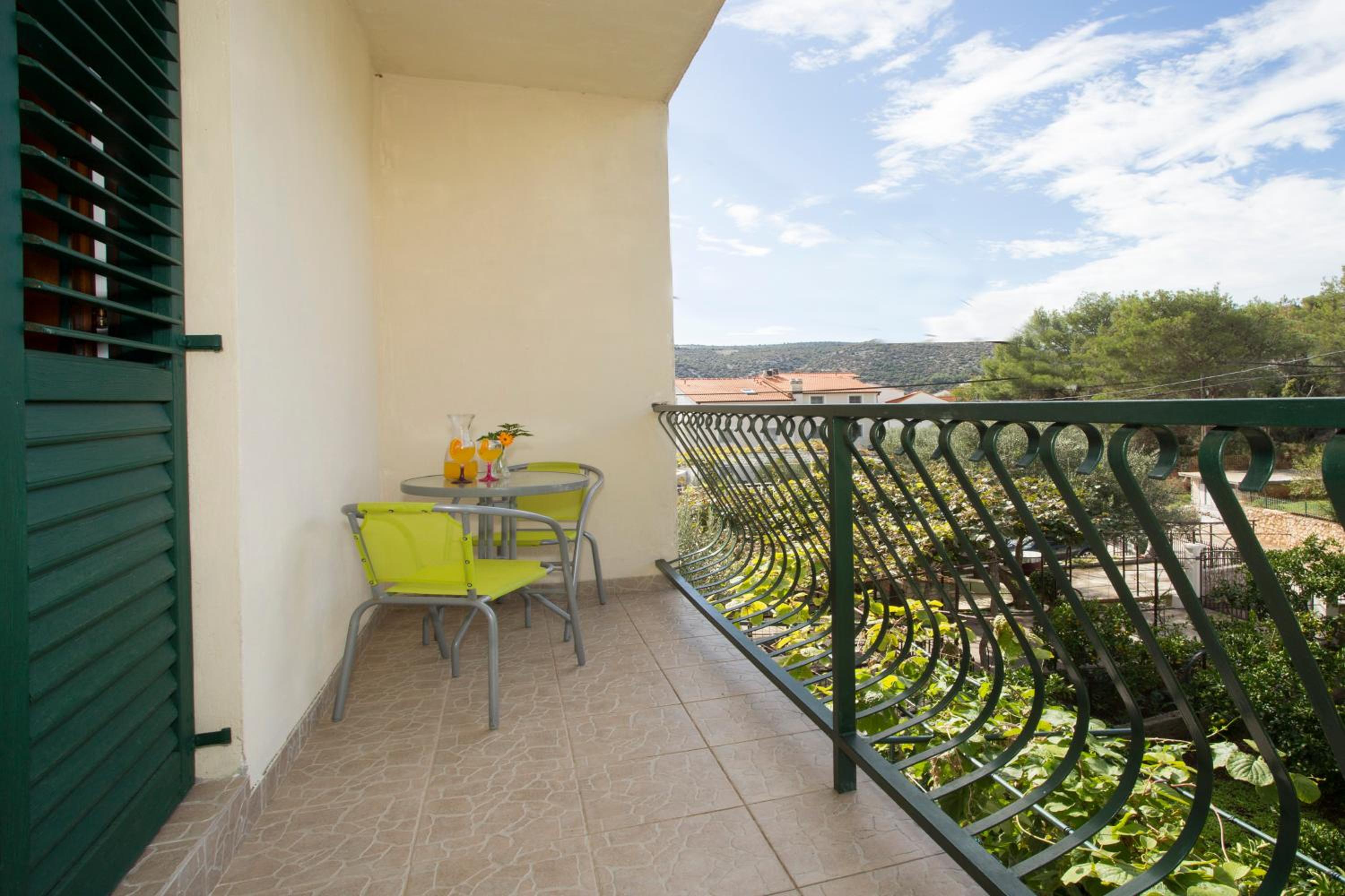 Apartment with Terrace and Balcony ( 5 adults ) photo 3