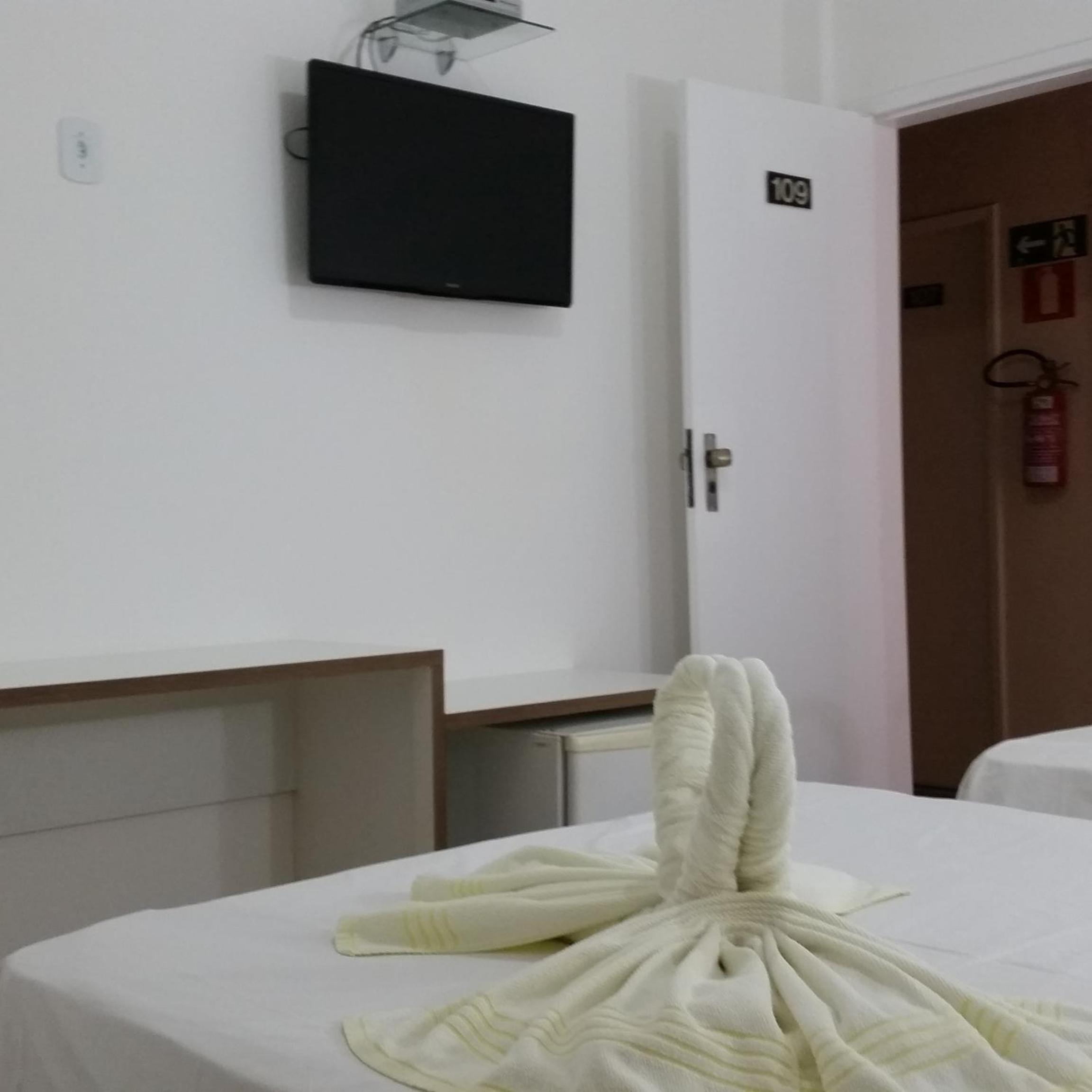 Economy Twin Room photo 3