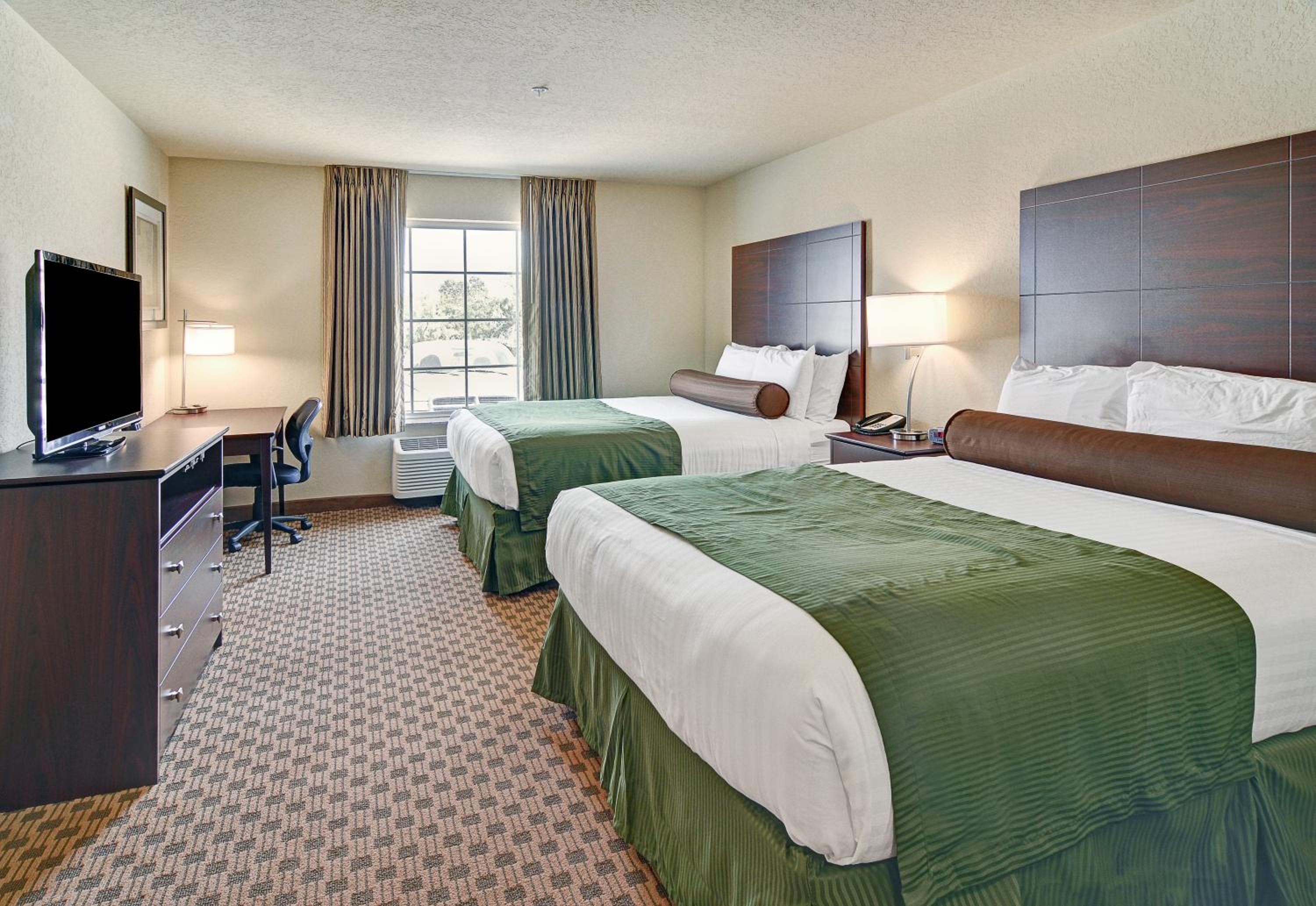 Queen Room with Two Queen Beds - Non-Smoking photo 1