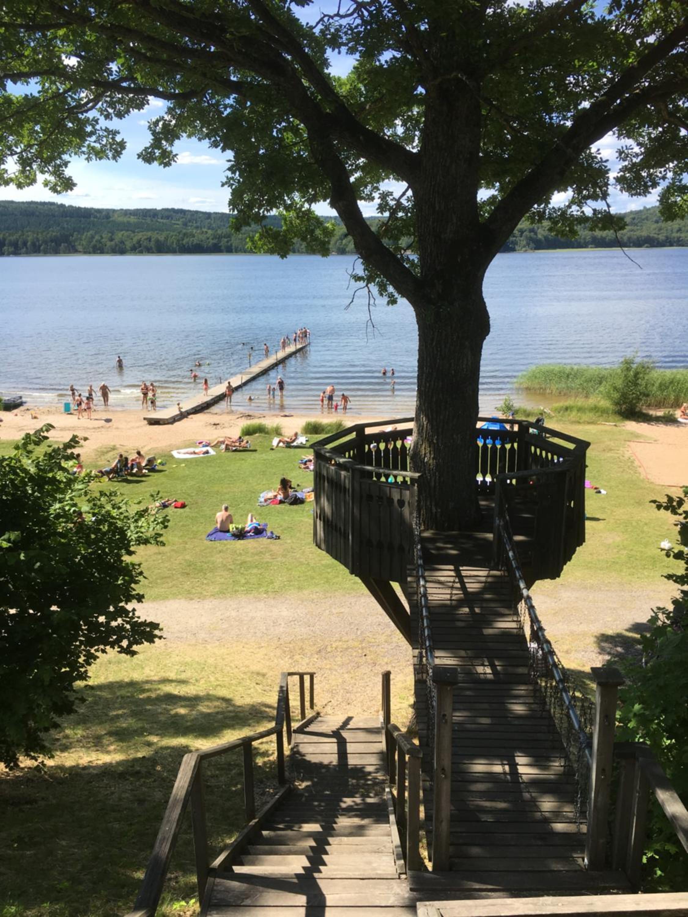 One-Bedroom Cottage with Lake View  - Photo 16