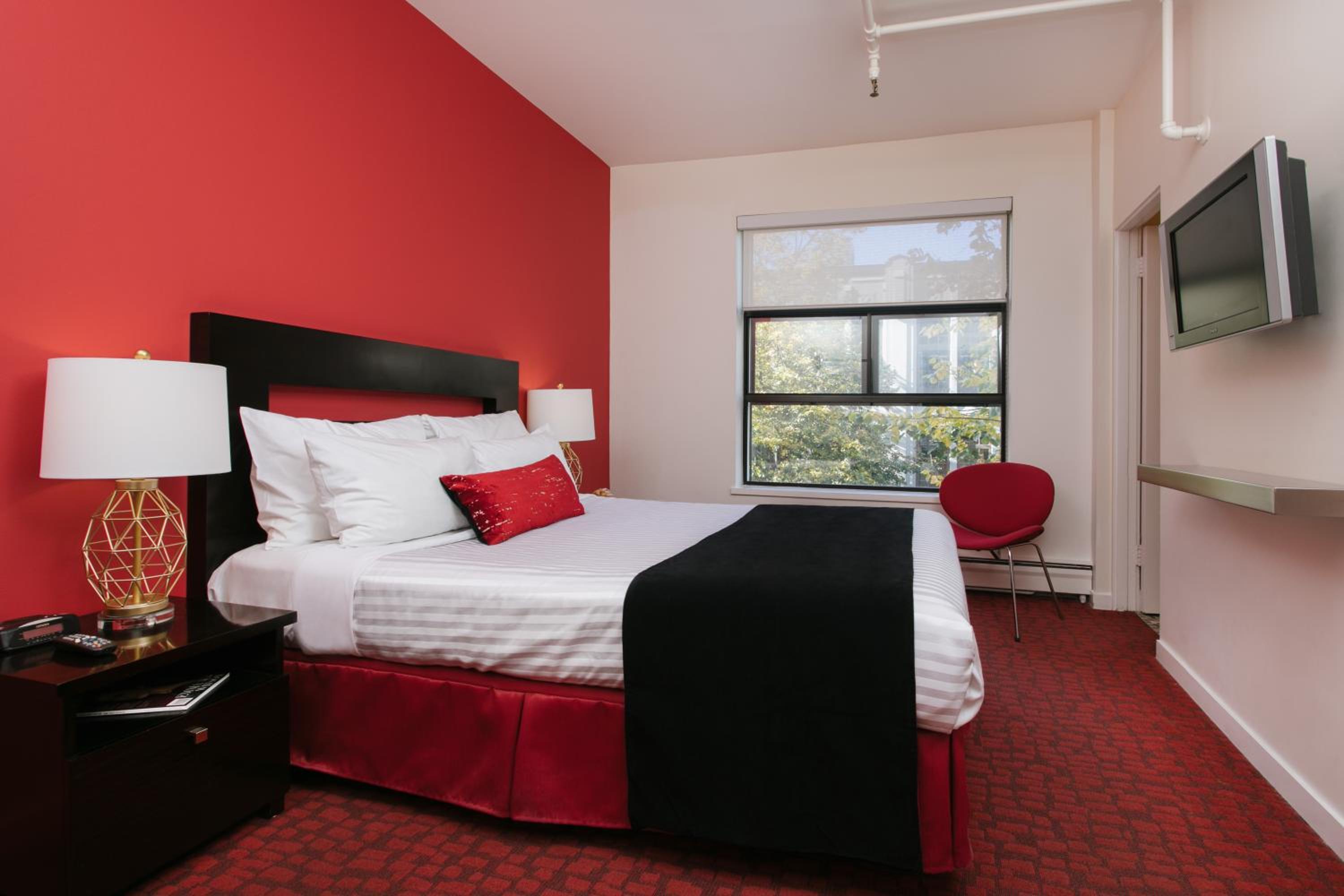 Standard Room, 1 Queen Bed - Photo 4