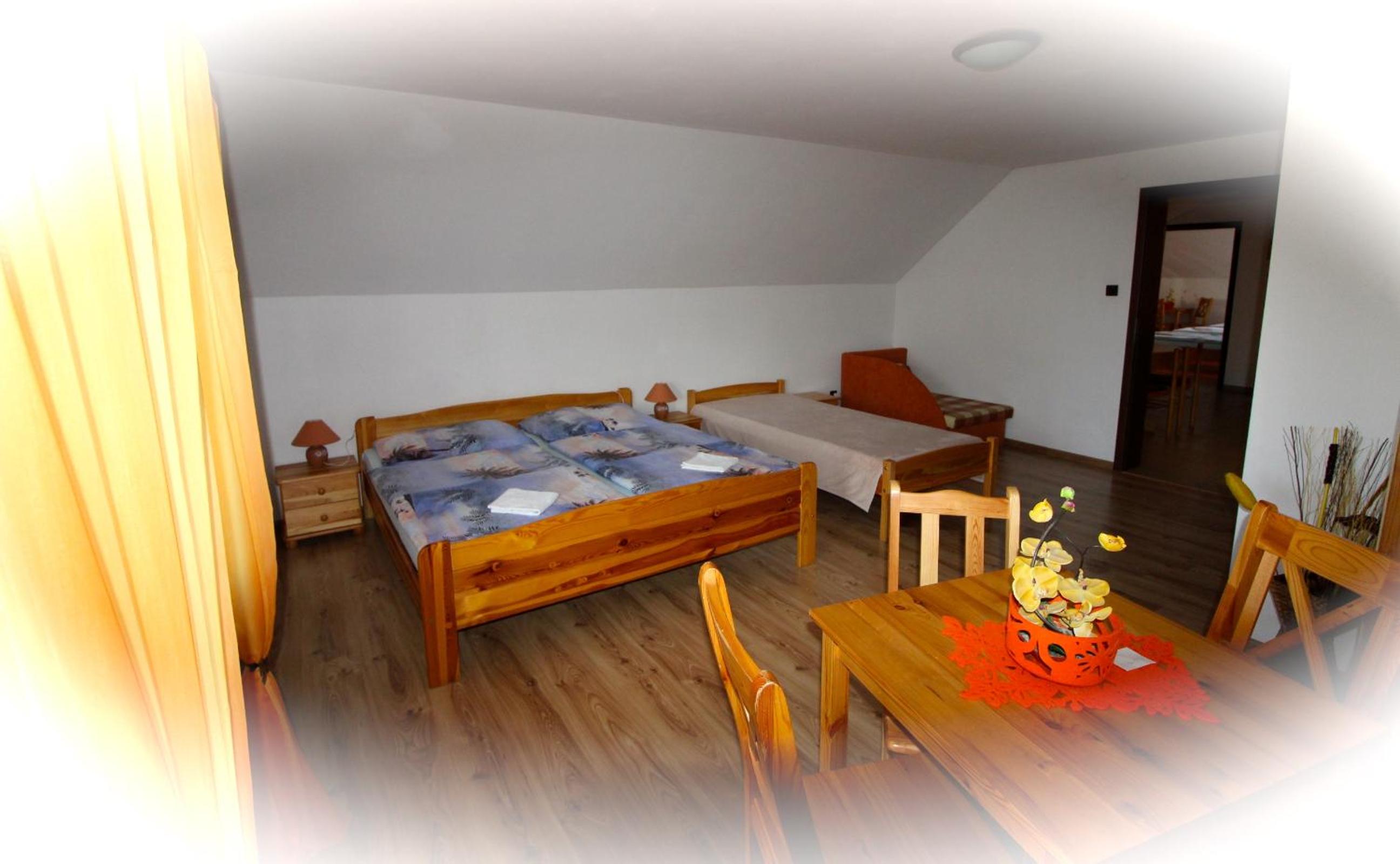 Family Room with Private Bathroom - Photo 2