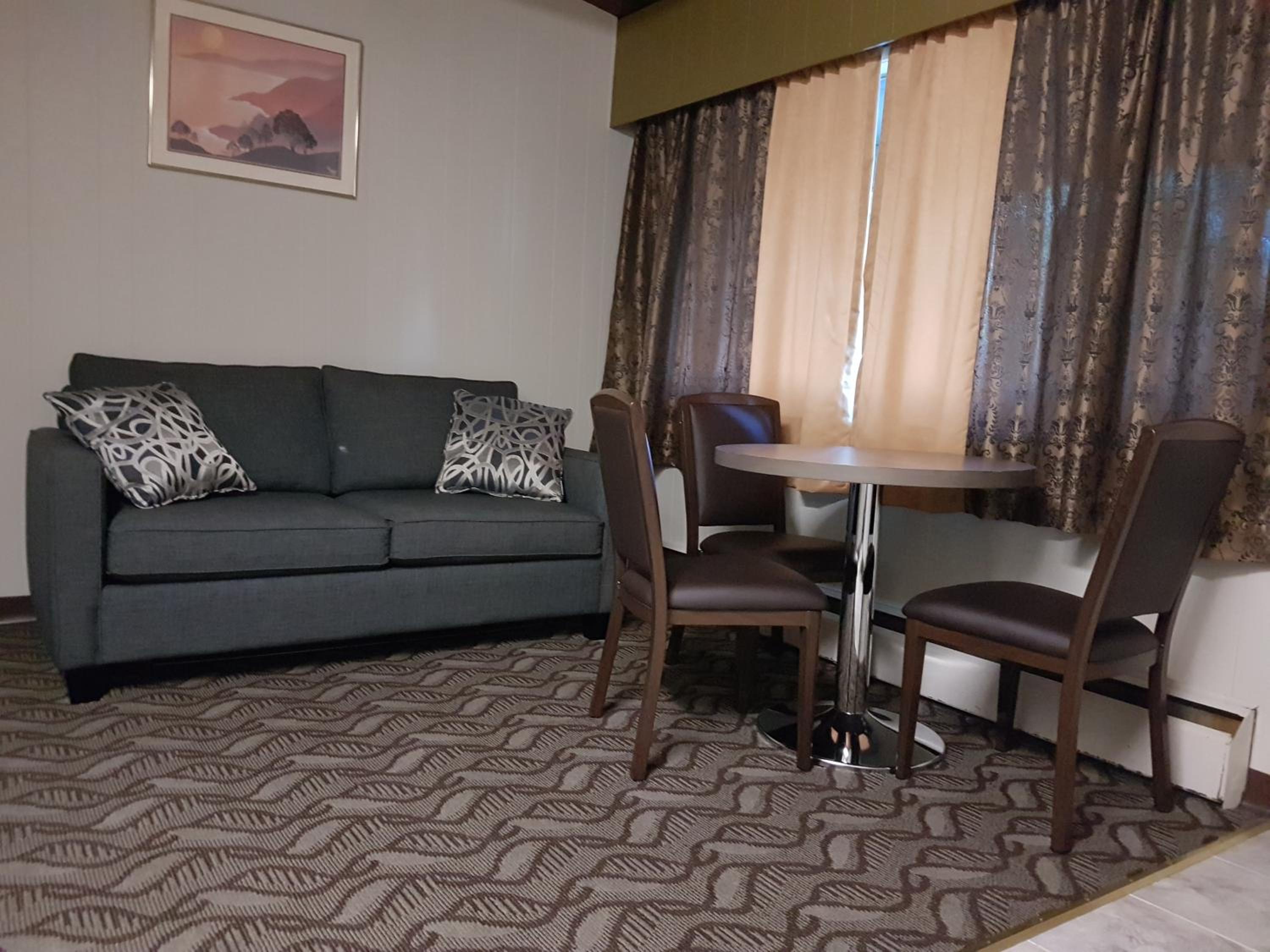 Superior Queen Room with Two Beds photo 2