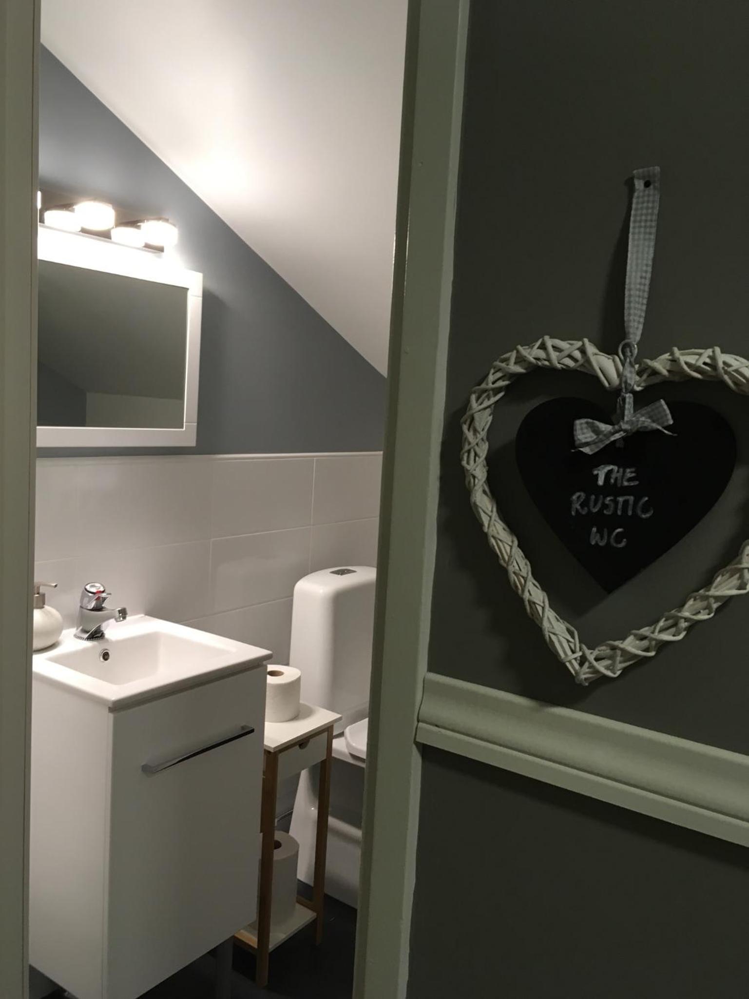 Twin Room with Private External Bathroom - Photo 4