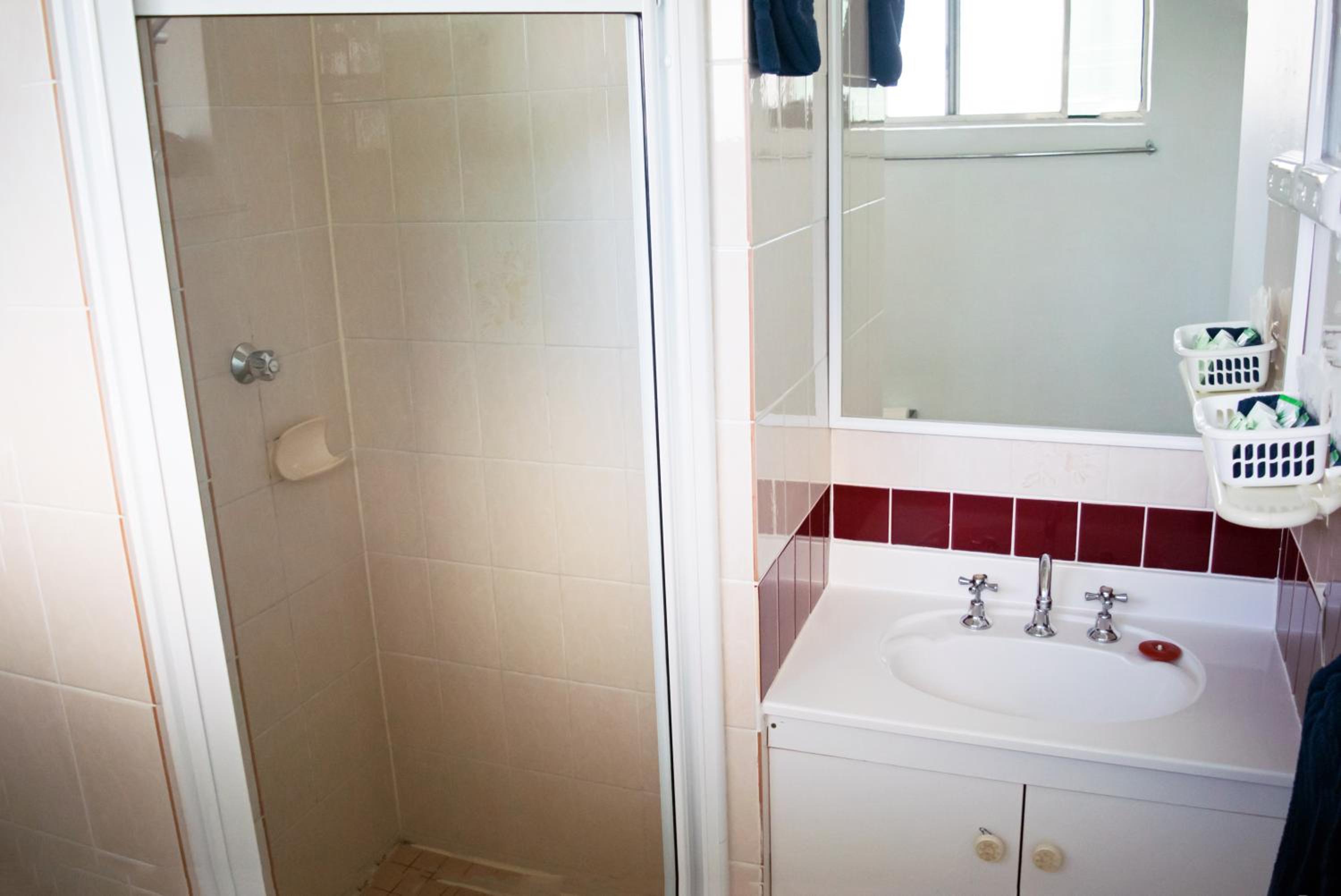 Twin Room - Photo 2