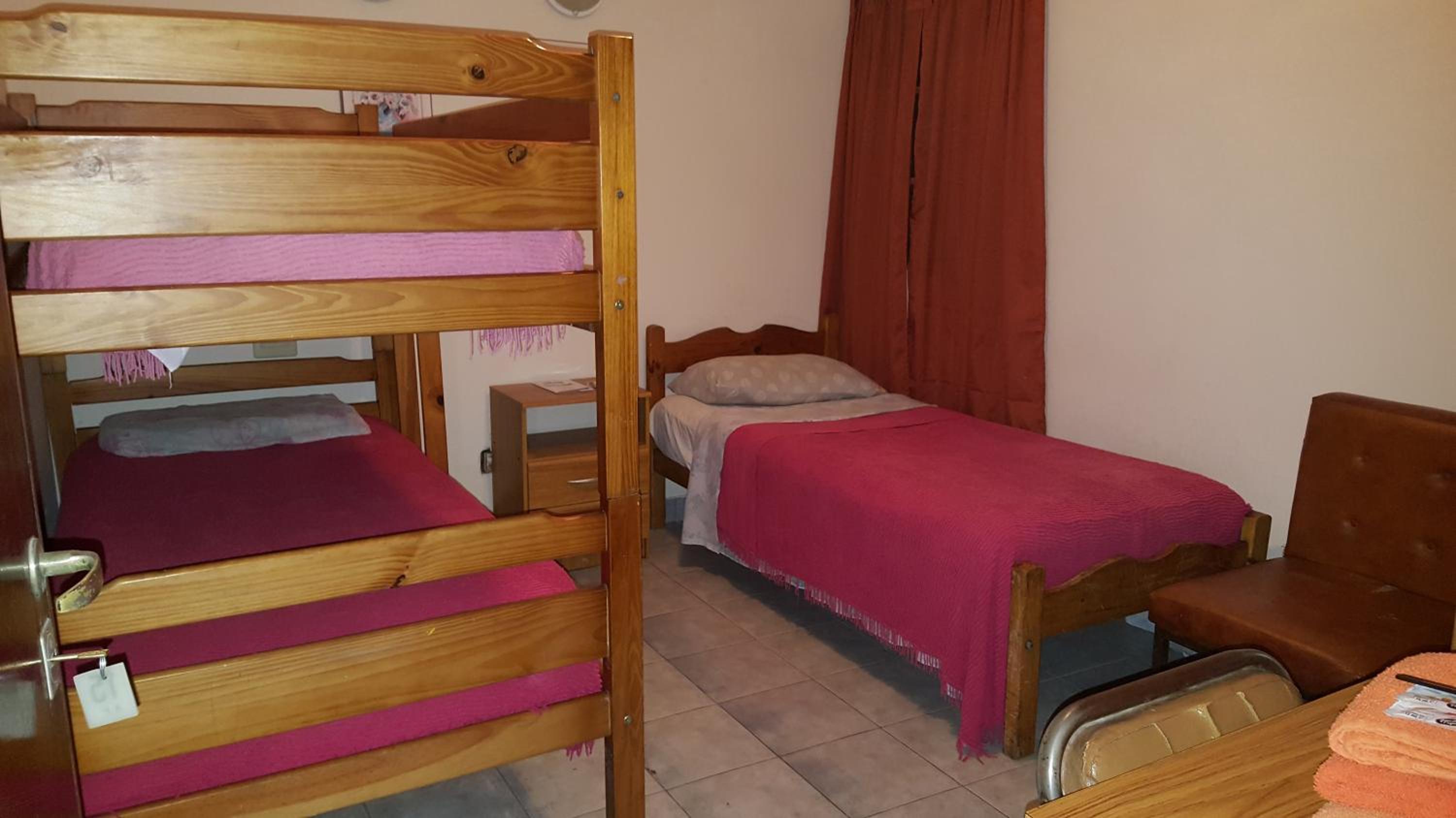 Standard Triple Room photo 2