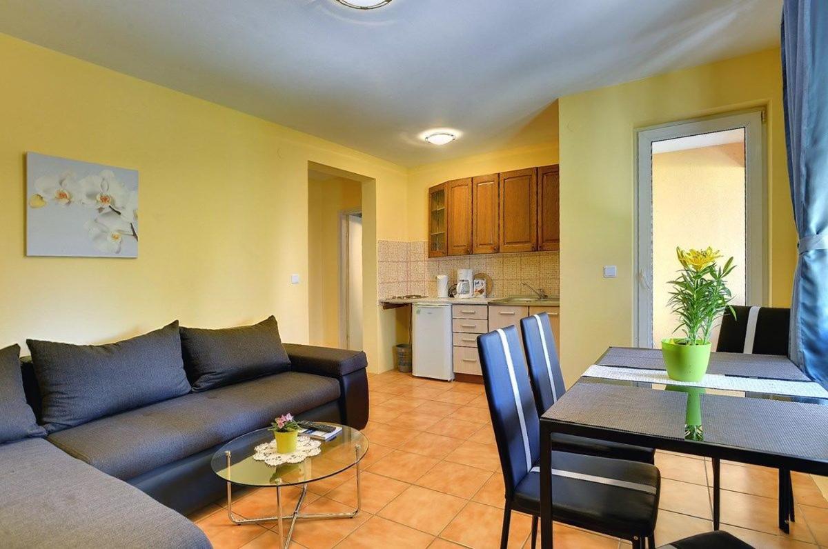 Apartment - Ground Floor photo 3