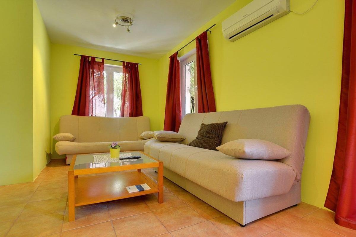 Apartment photo 1