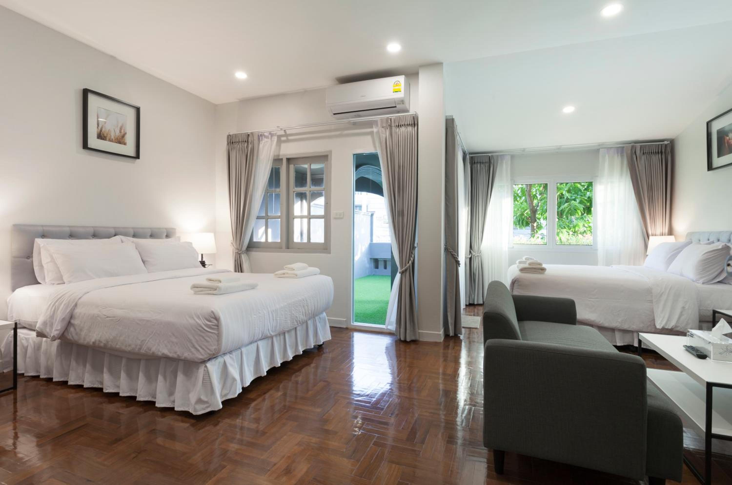 Premium Quadruple Room - Photo 1