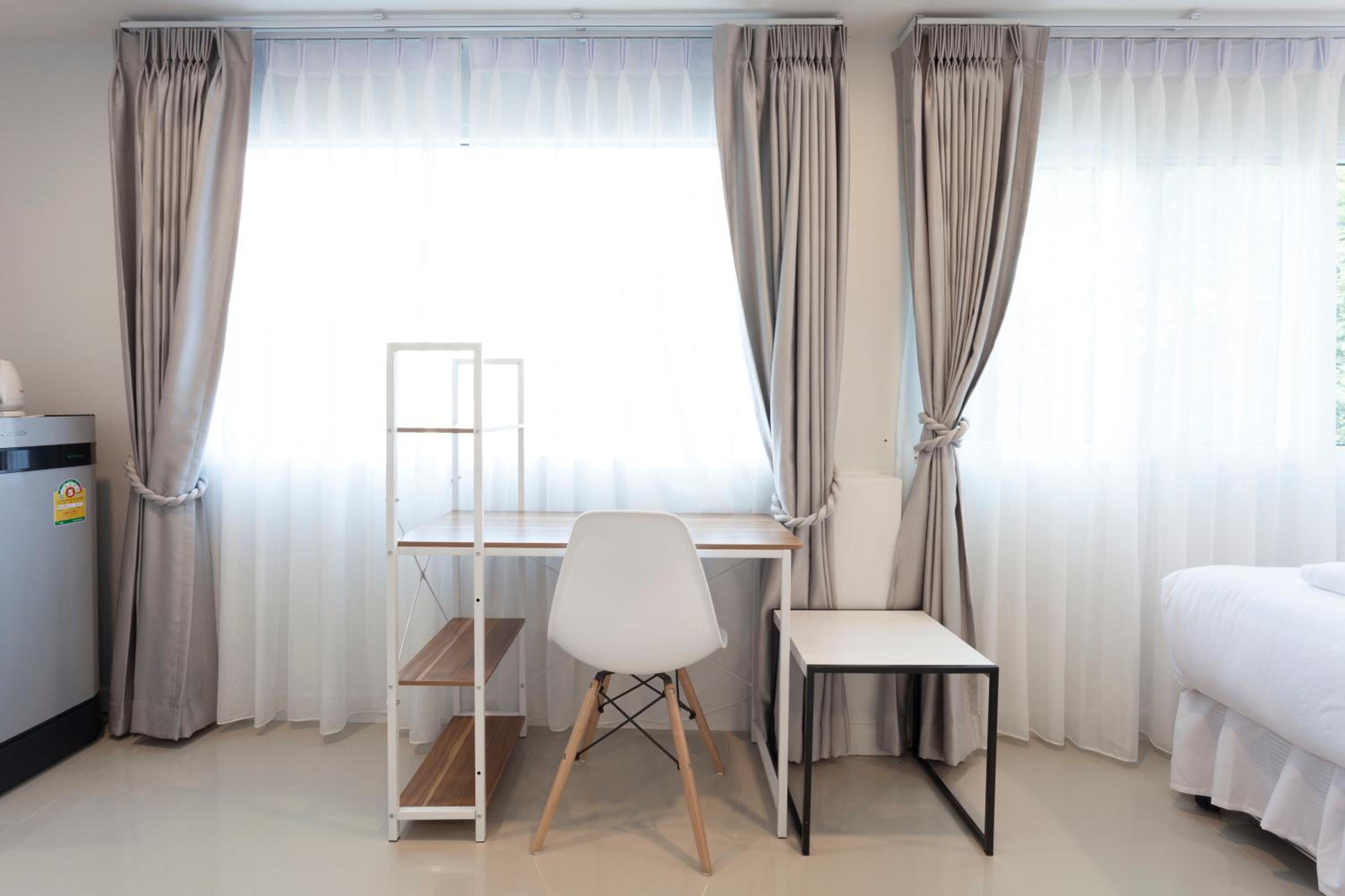 Standard Queen Room - Photo 10