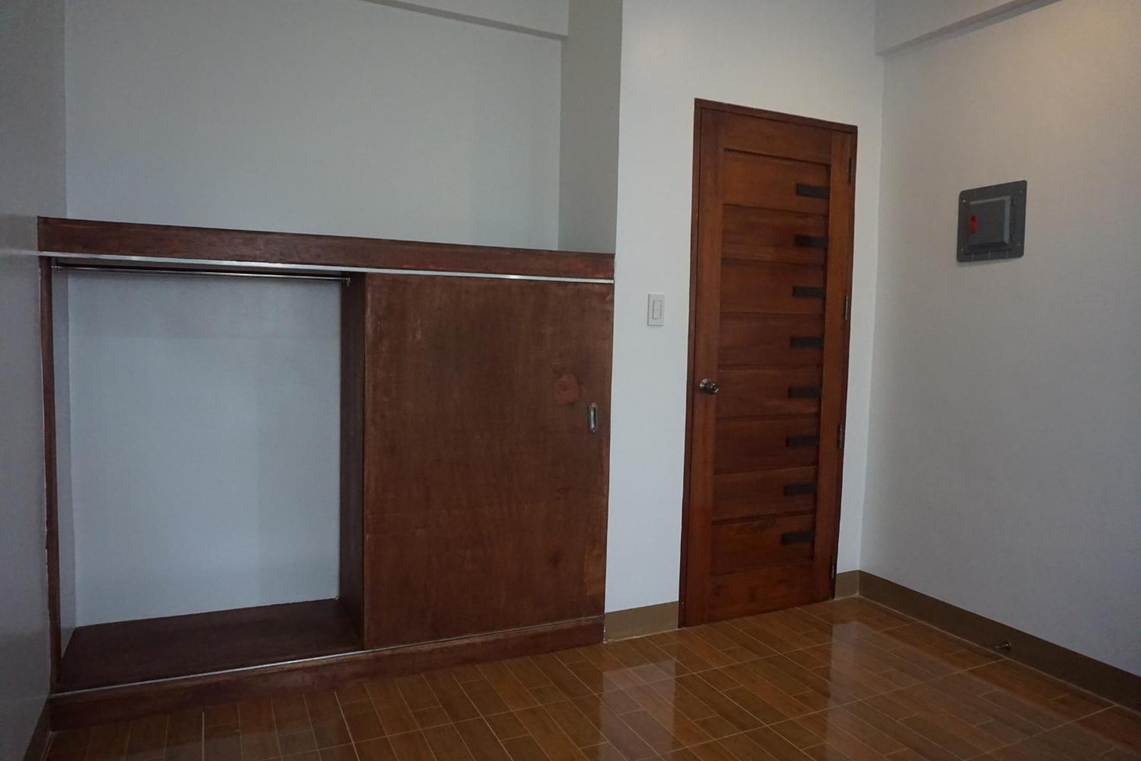 Family Room with Garden View - Photo 1