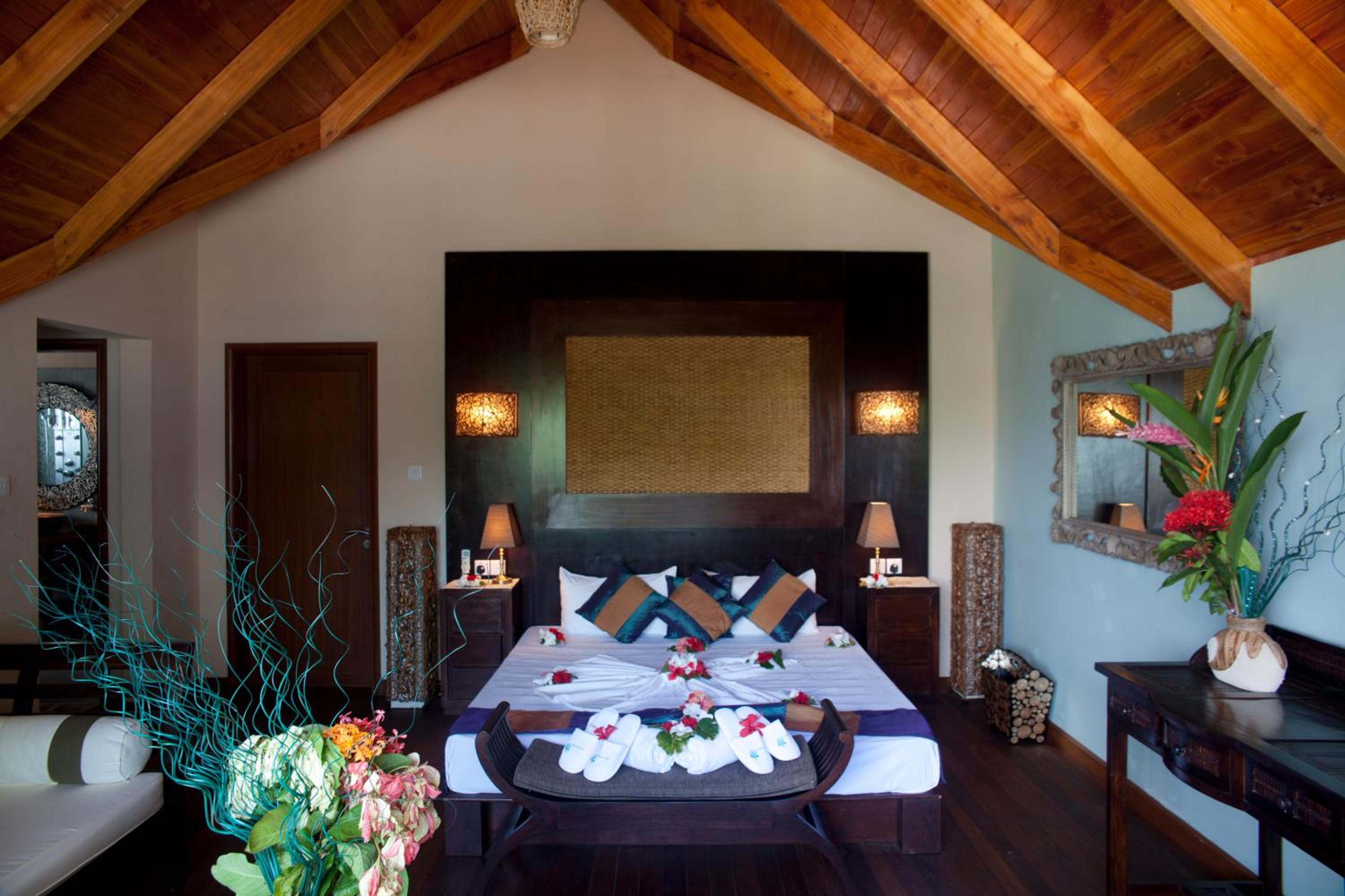 Deluxe Double Room with Sea View - Photo 3