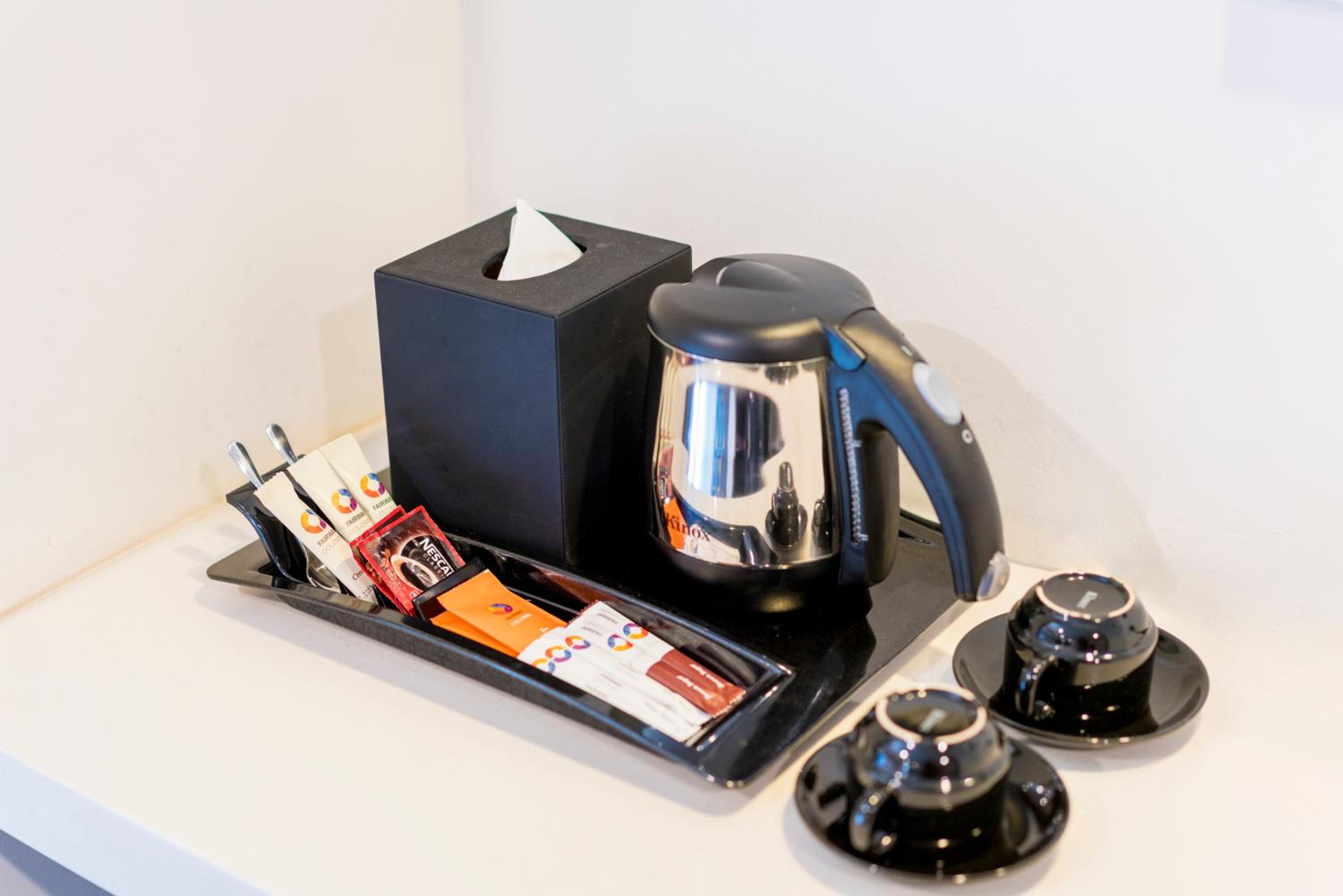 Superior Queen Room with 20% off on Laundry Services photo 2
