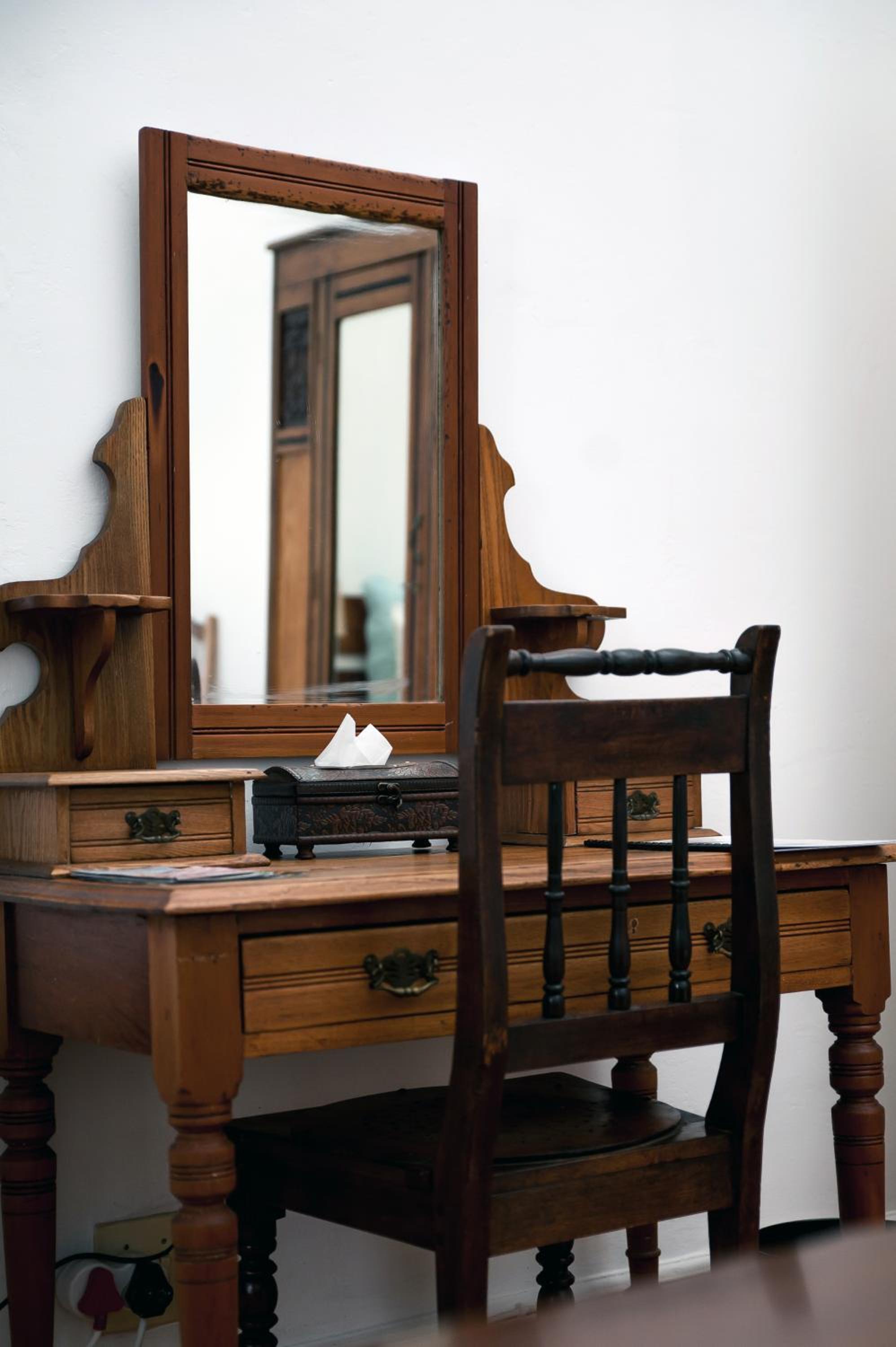 Queen Room photo 2