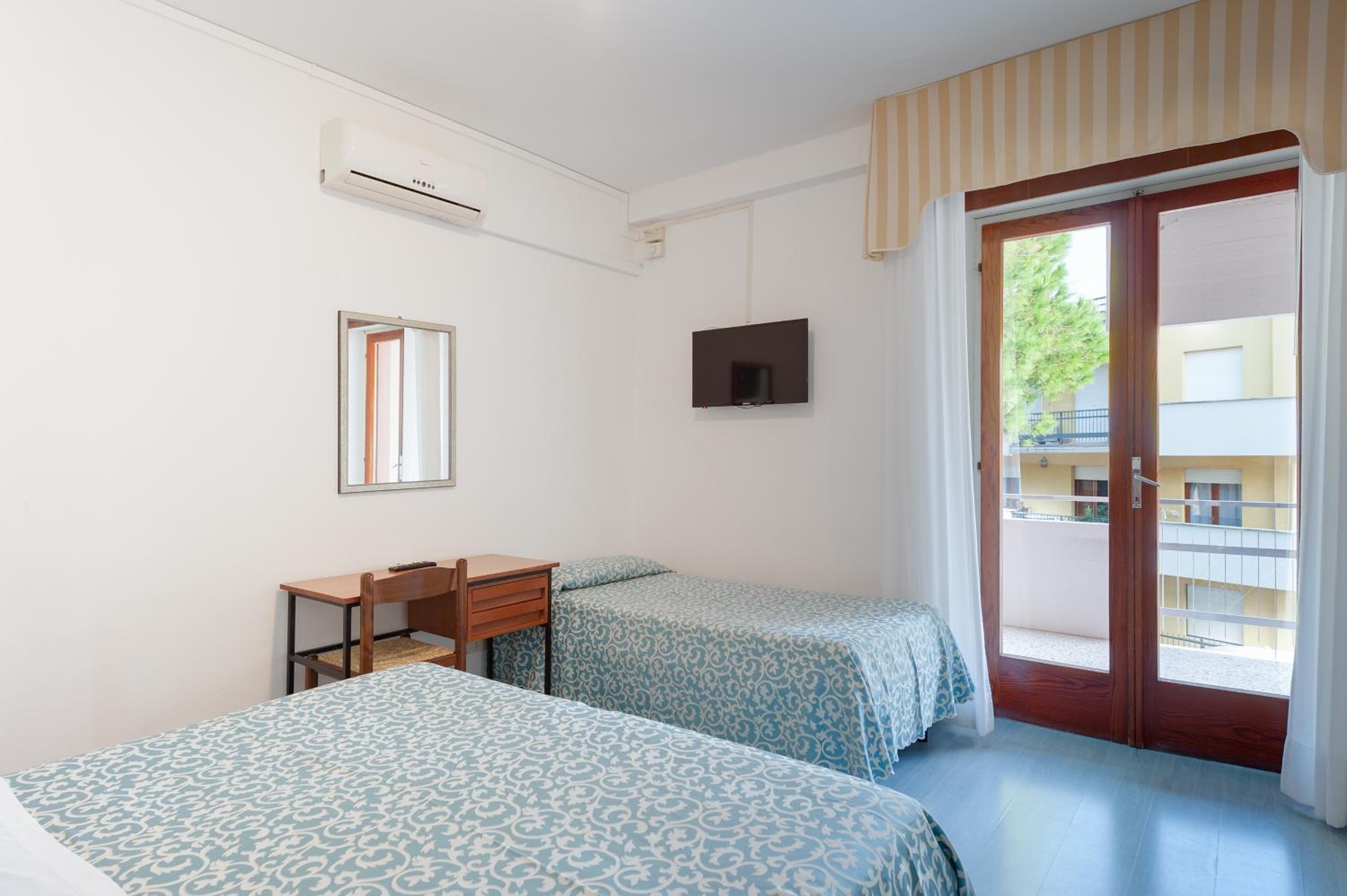 Triple Room photo 2