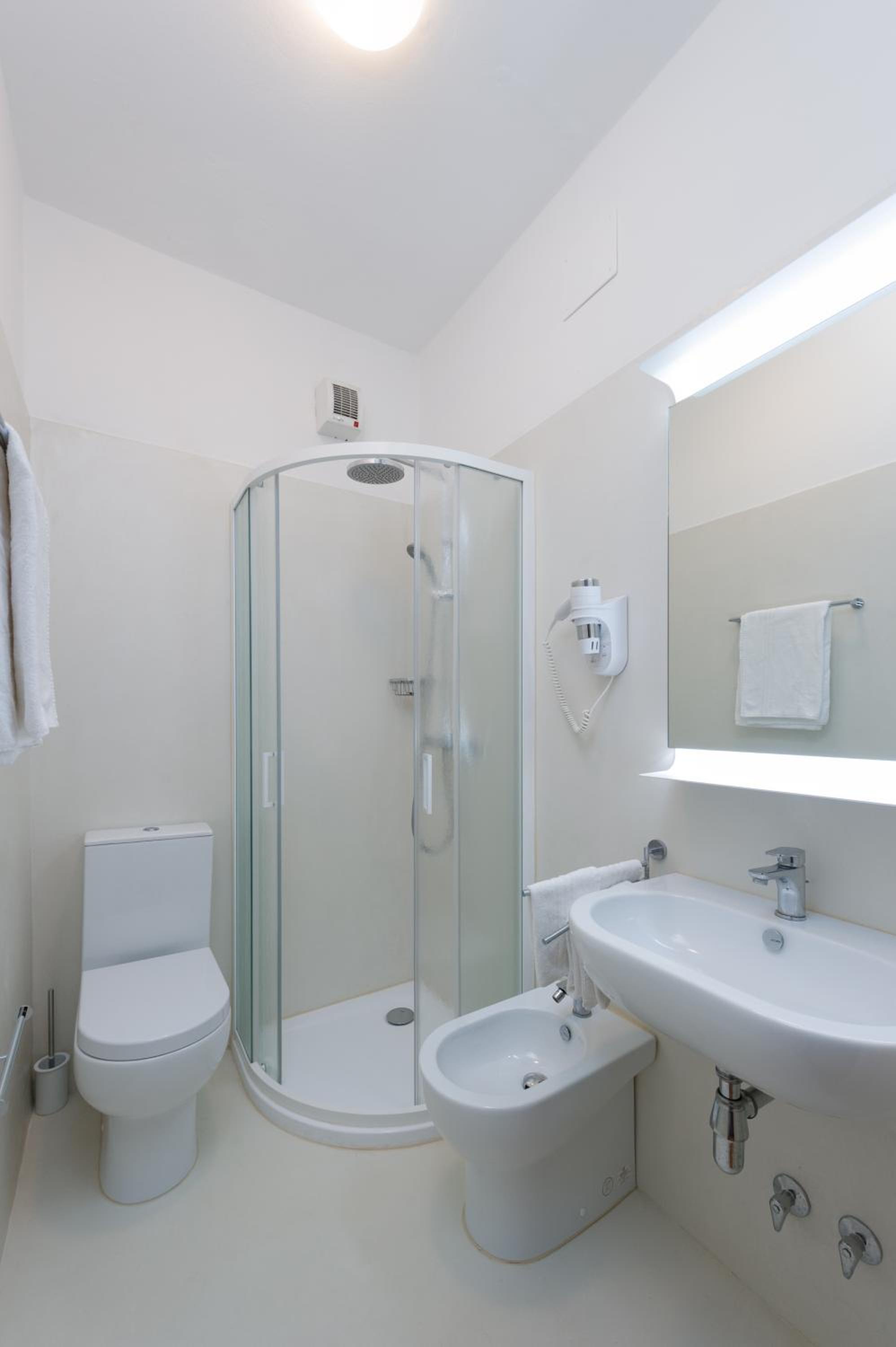 Single Room photo 2