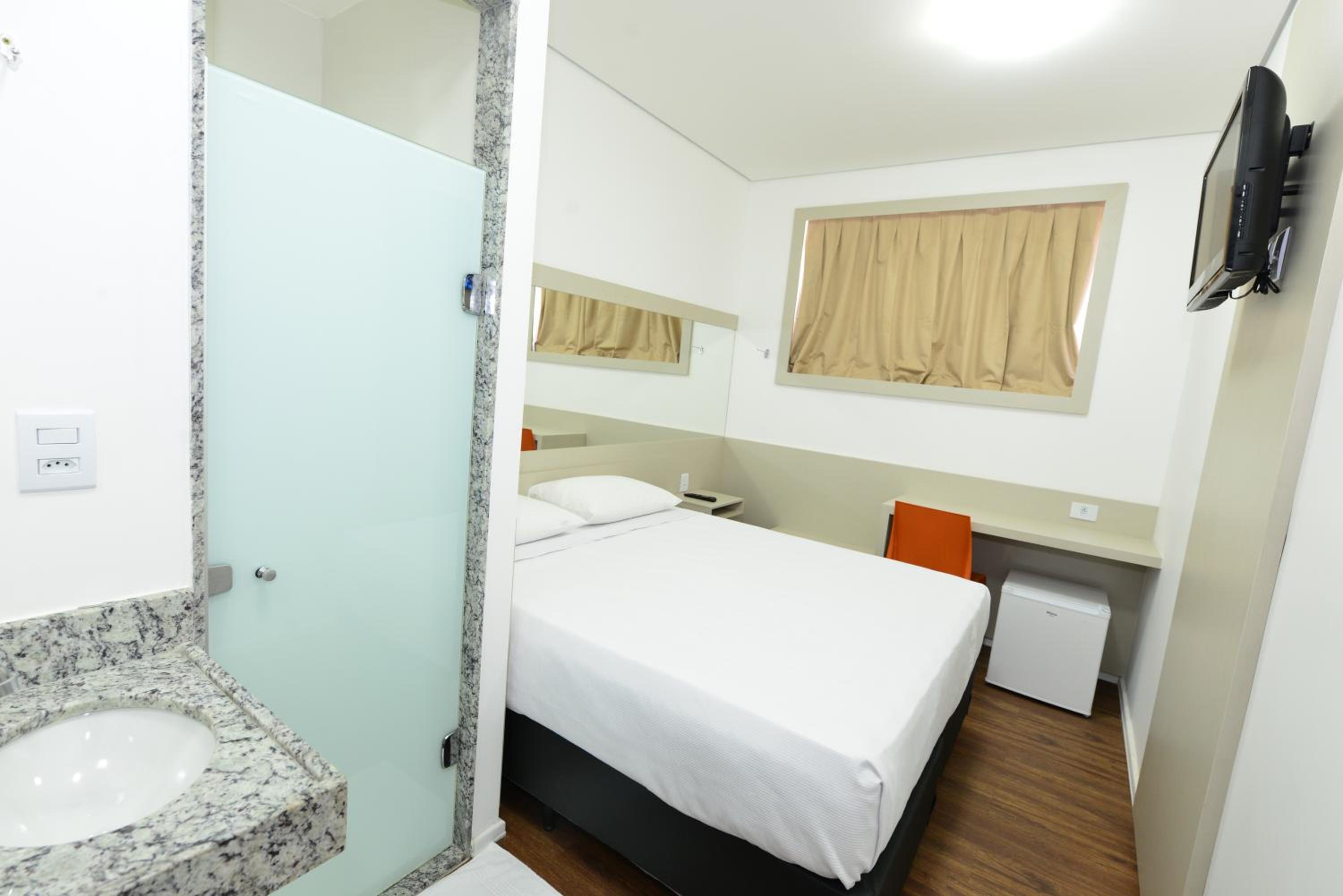 Economy Double or Twin Room photo 3
