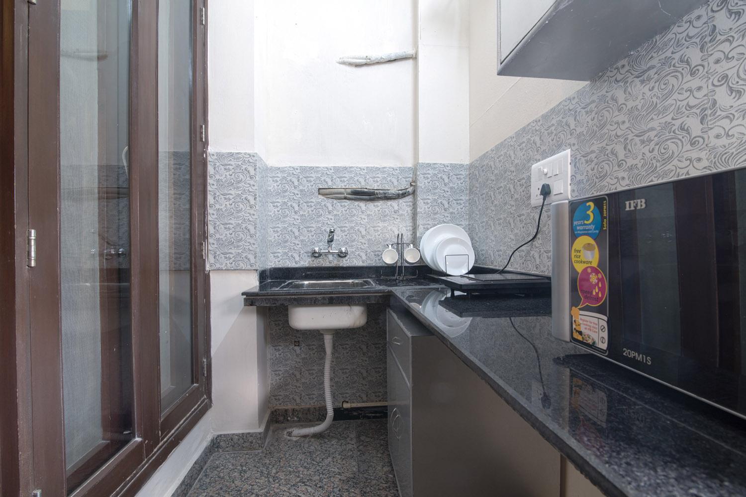 Studio Apartment photo 3