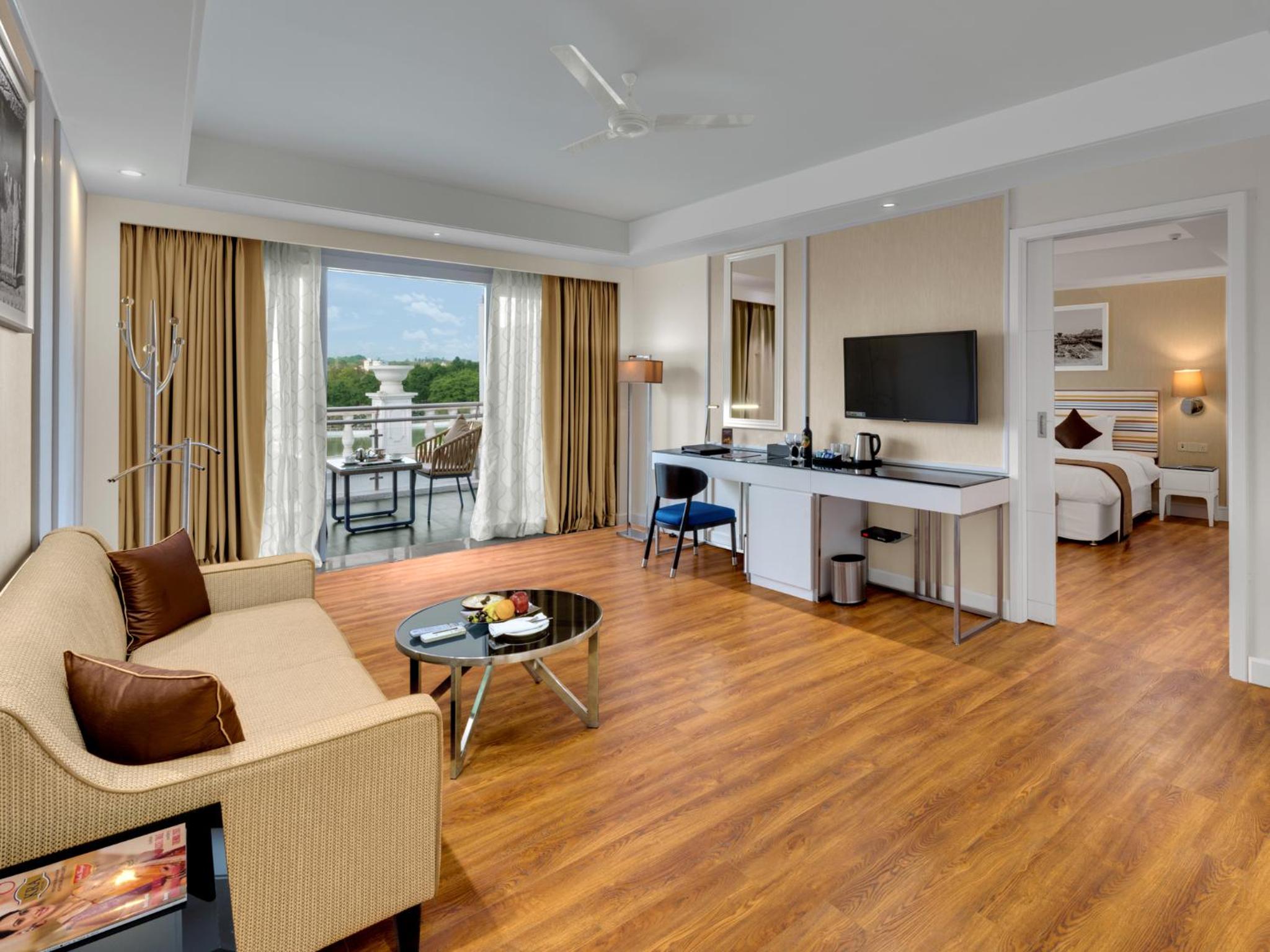 Hazel Suite