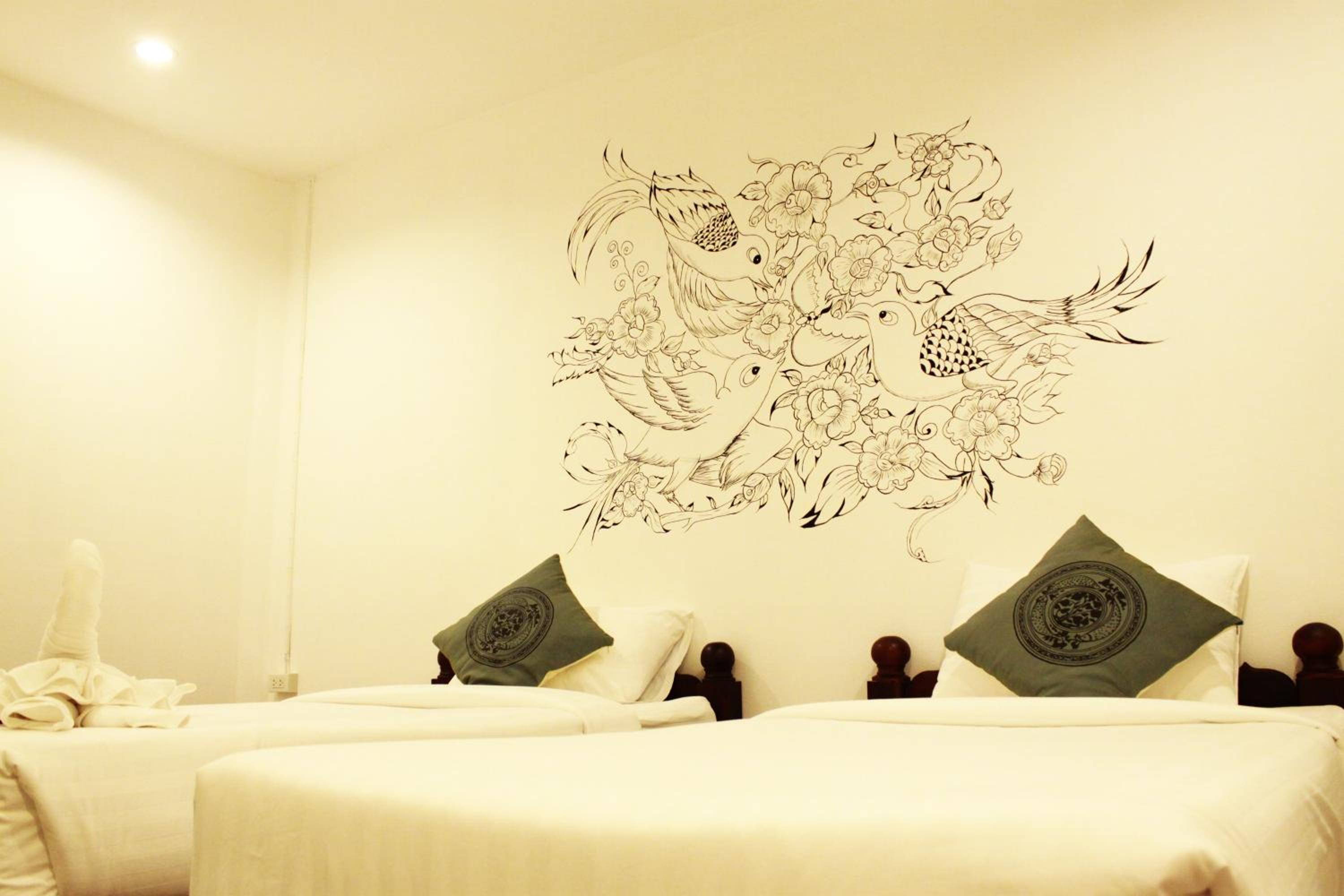 Standard Twin Room - Photo 12