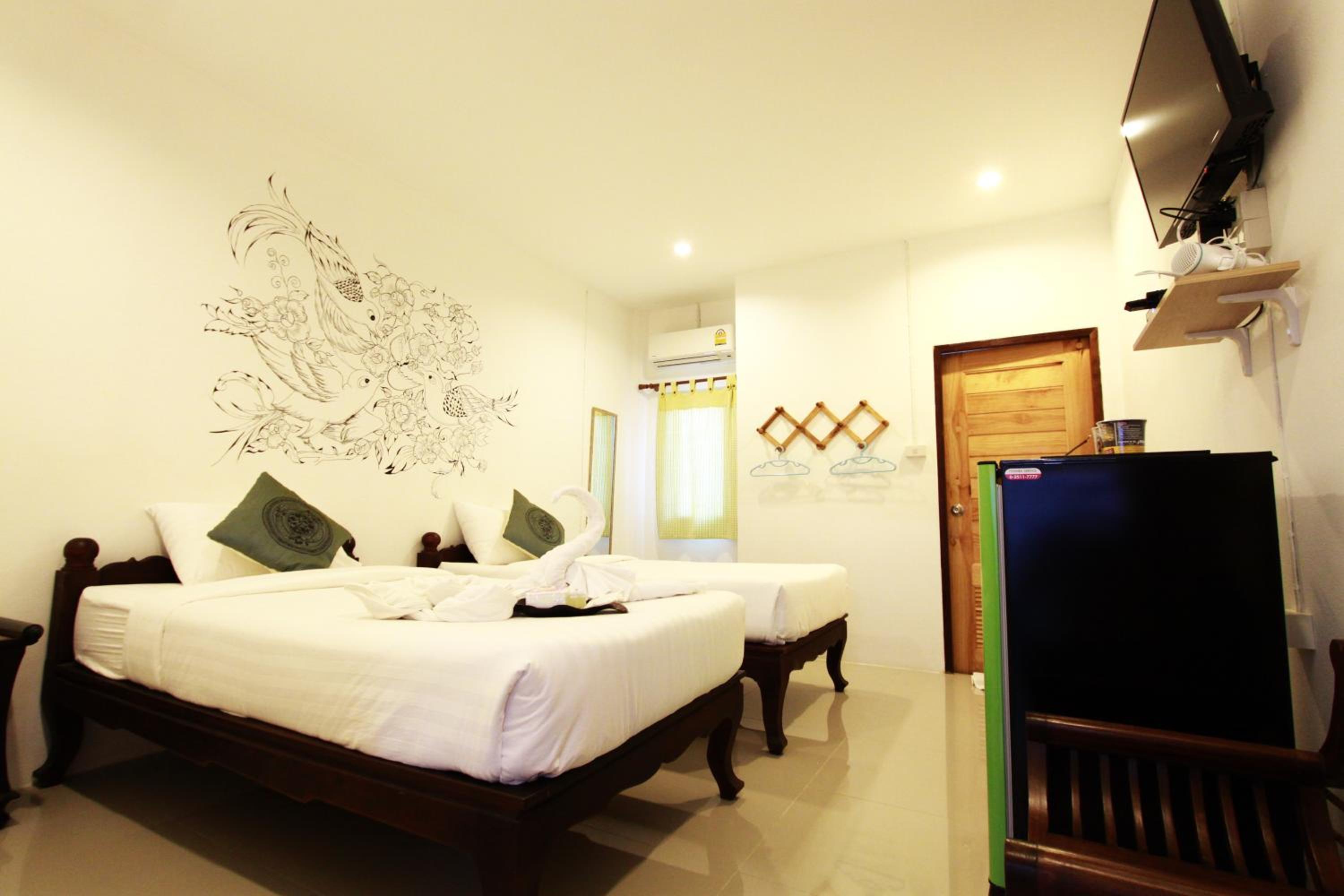 Standard Twin Room - Photo 3