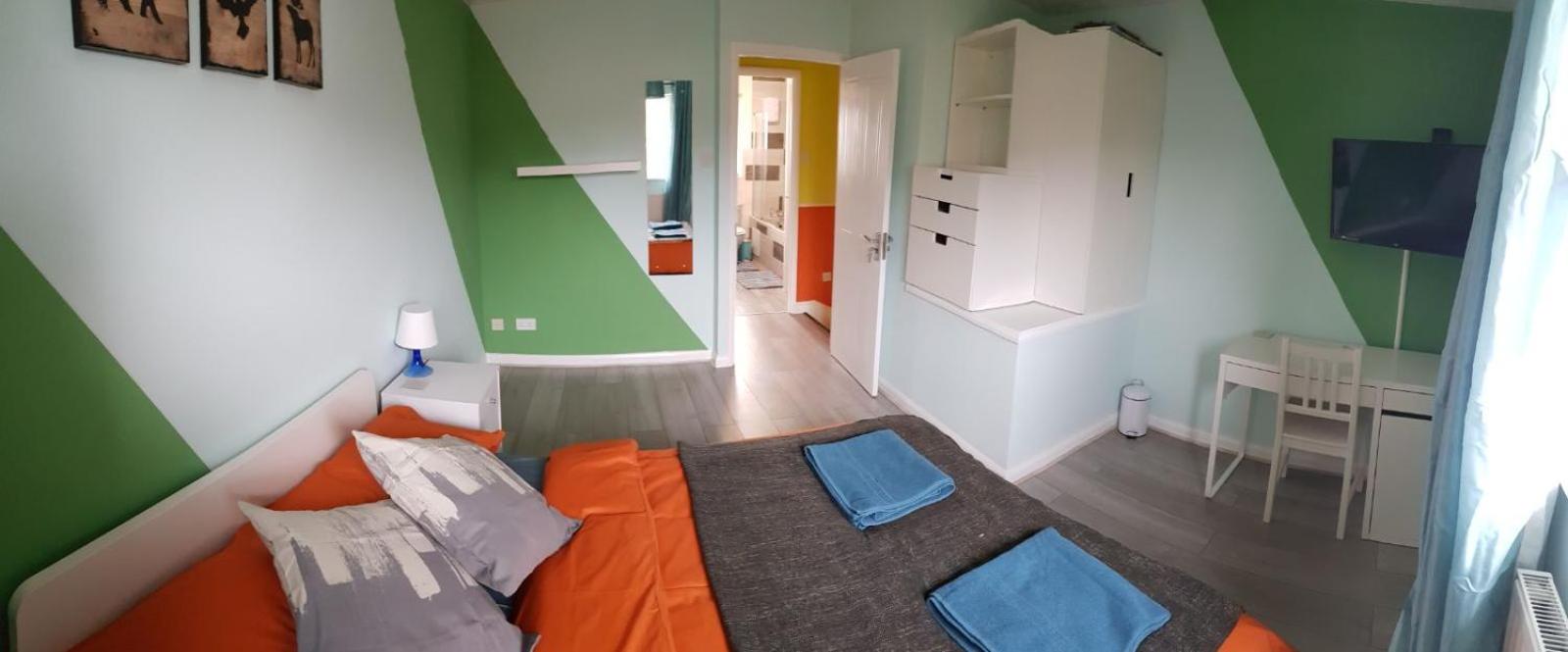 Two-Bedroom House photo 2