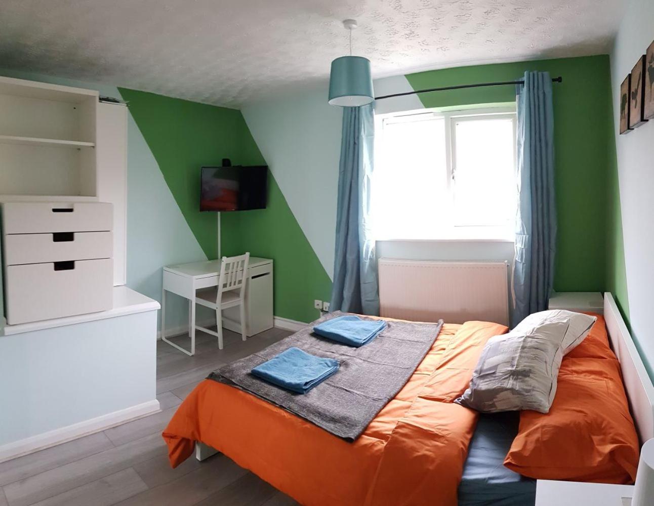 Two-Bedroom House photo 1