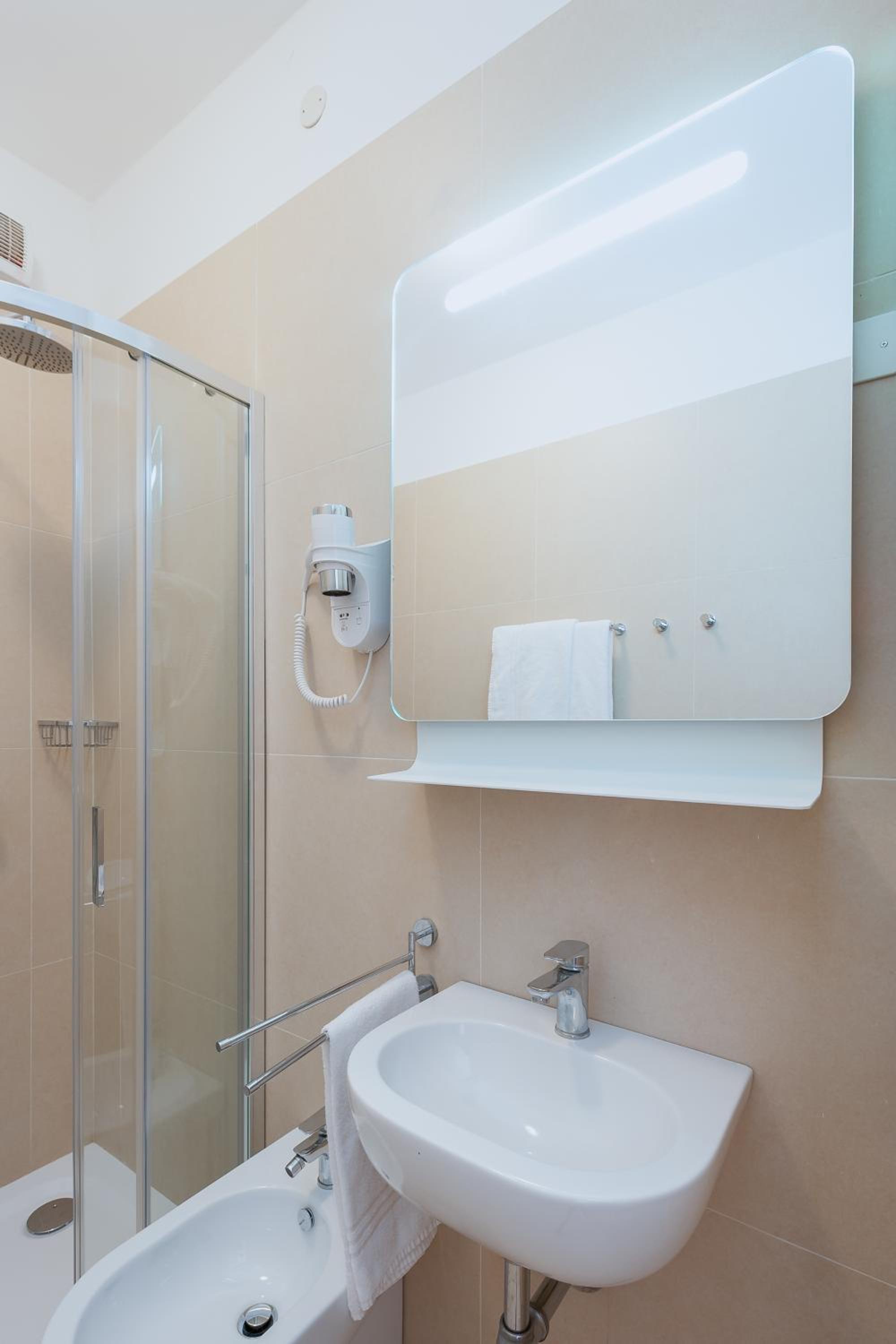 Economy Double or Twin Room photo 1