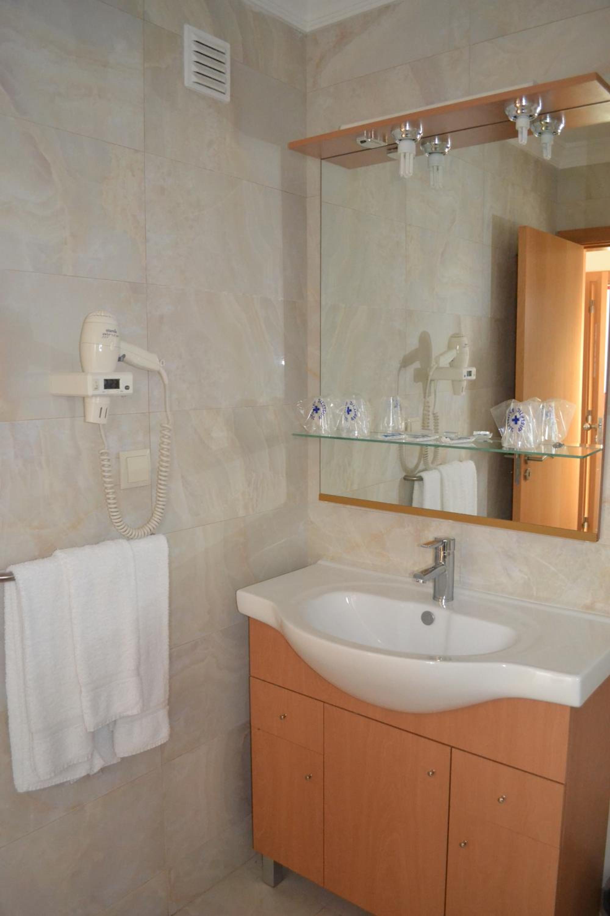 Double or Twin Room photo 2