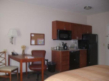 Studio Queen Suite - Photo 5