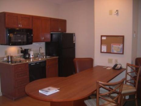 Studio Queen Suite - Photo 3