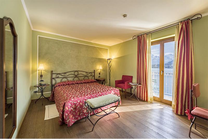 Double or Twin Room with Lake View - Photo 6
