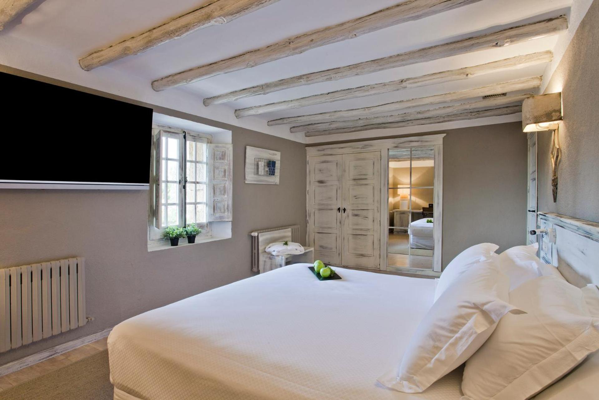 Standard Suite - Photo 1