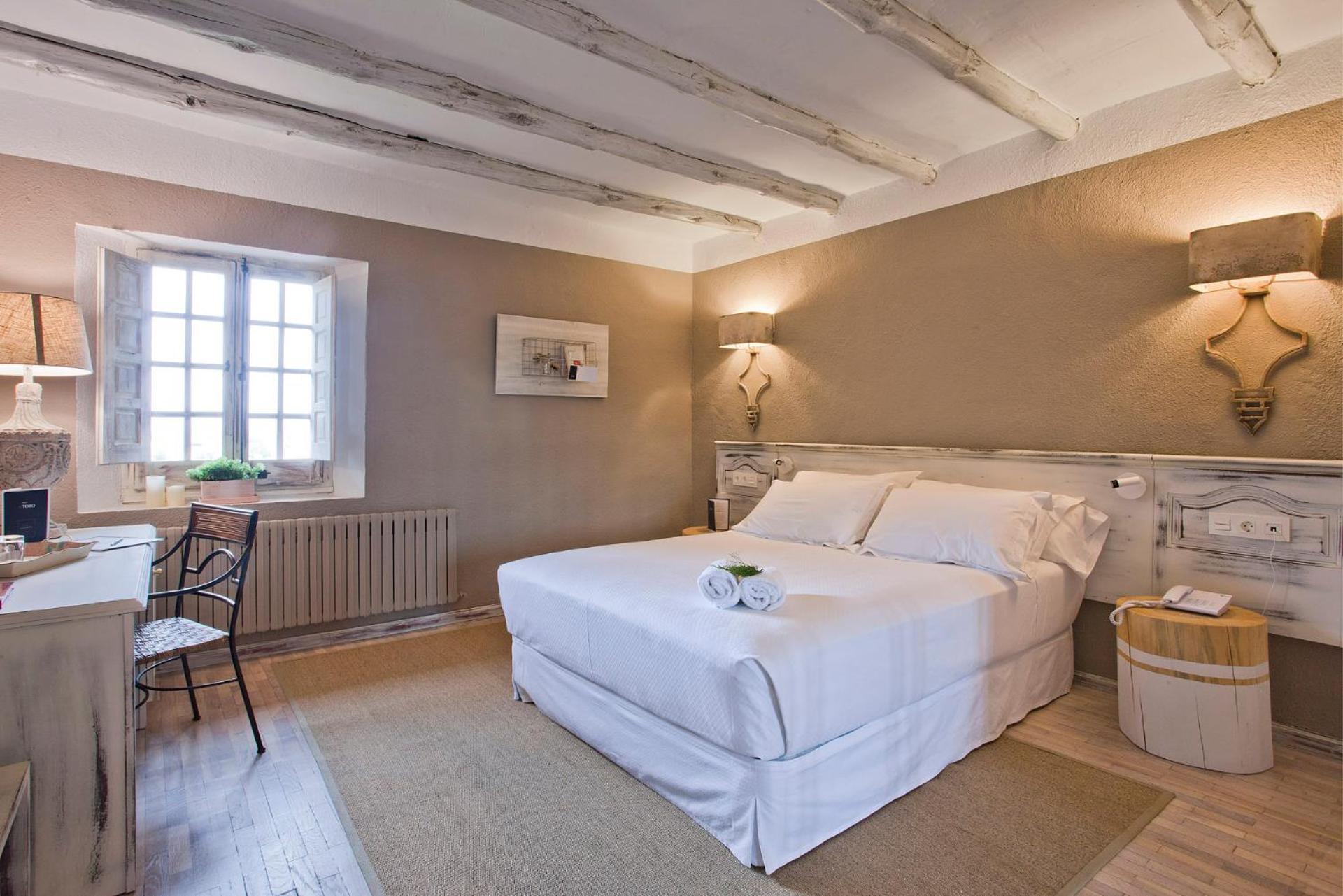 Standard Double Room - Photo 3