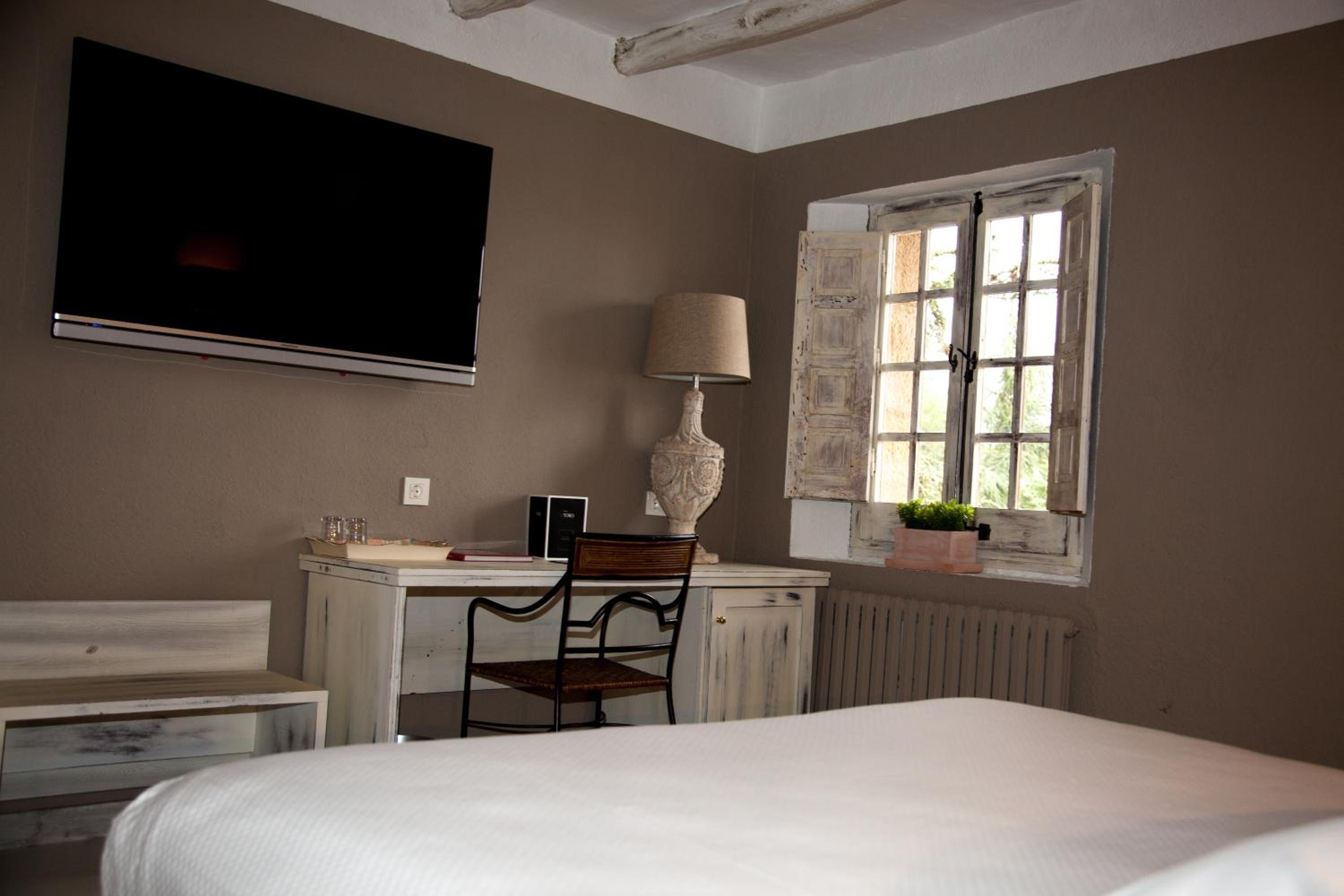Standard Double Room - Photo 7