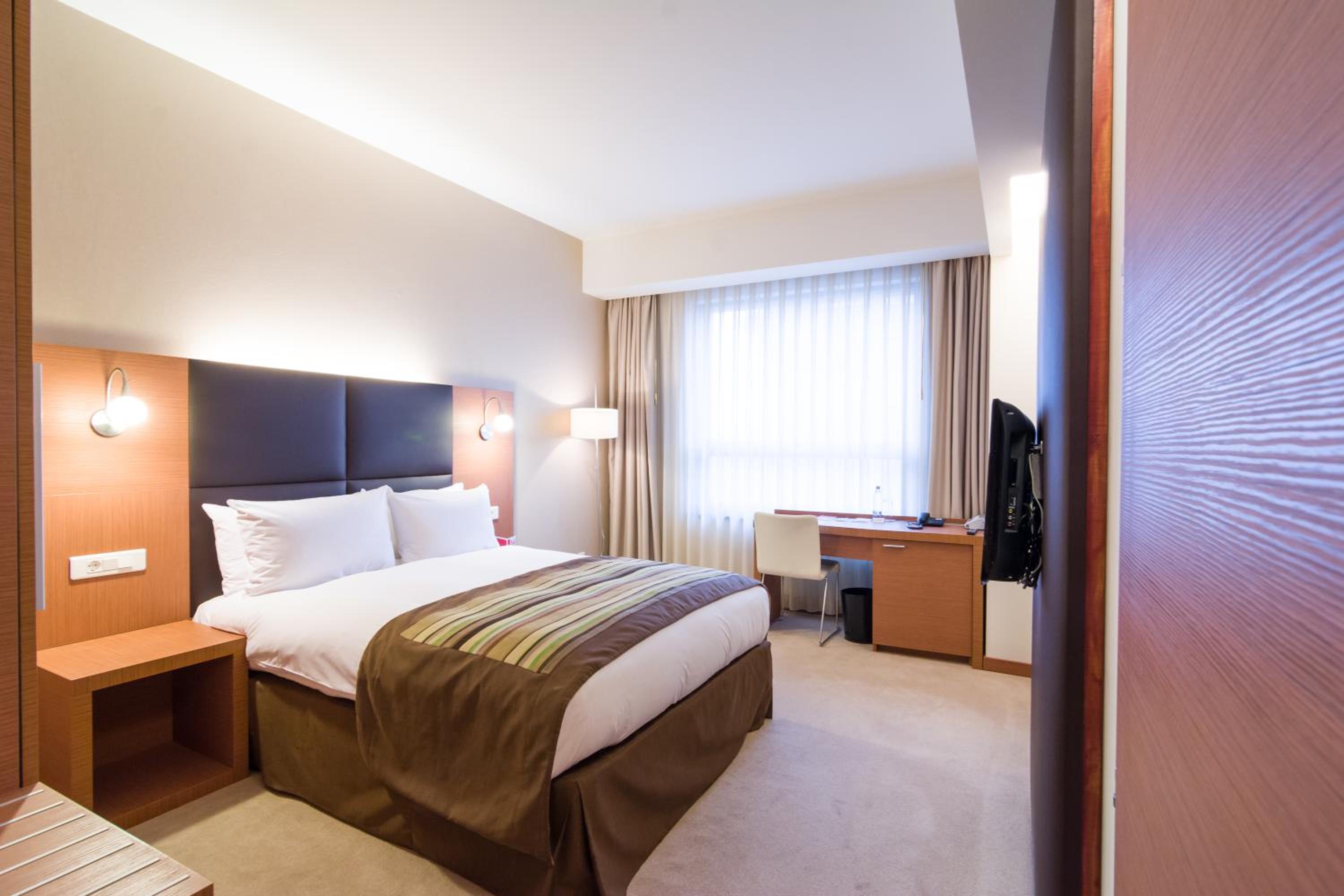 Accessible 1 Double Bed Non-Smoking Room